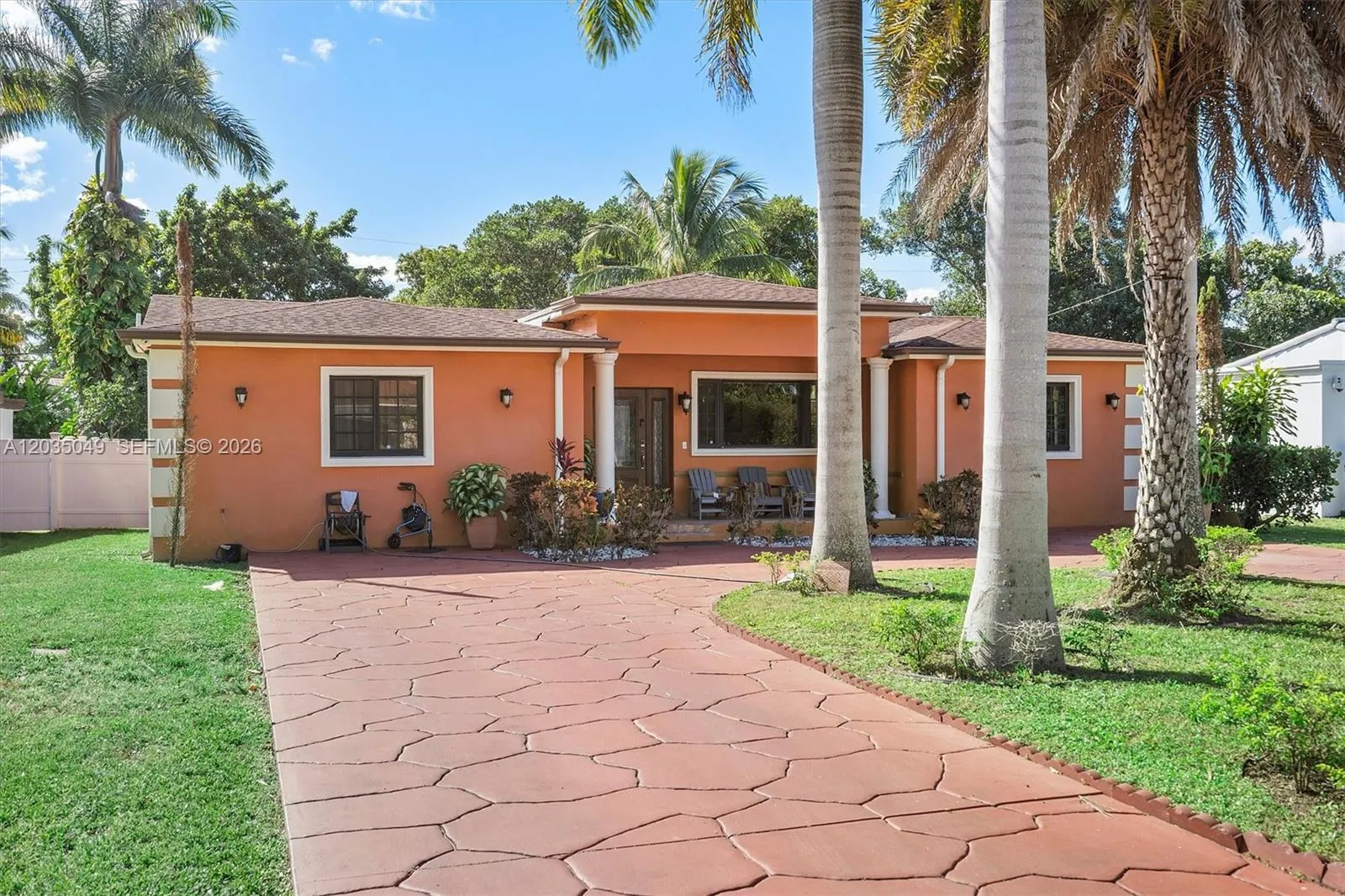 Foto de propiedad en 348 NE 118th Street, Miami, FL 33161 Miami con MLS# 
