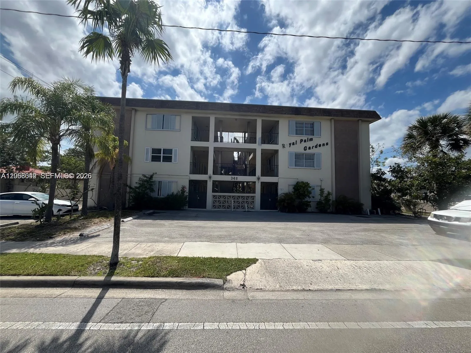 Foto de propiedad en 348 S Federal Highway 24, Dania Beach, FL 33004 Dania Beach con MLS# 