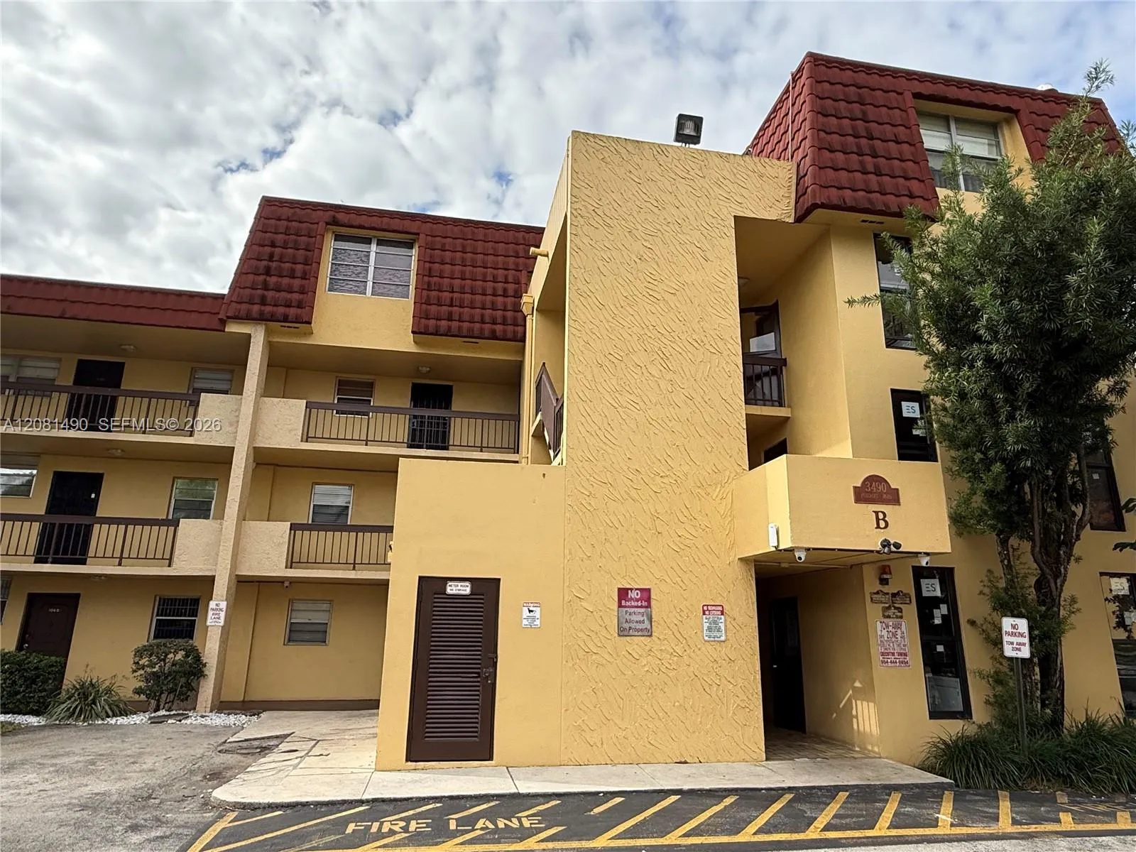Foto de propiedad en 3490 Foxcroft Road B208, Miramar, FL 33025 Miramar con MLS# 