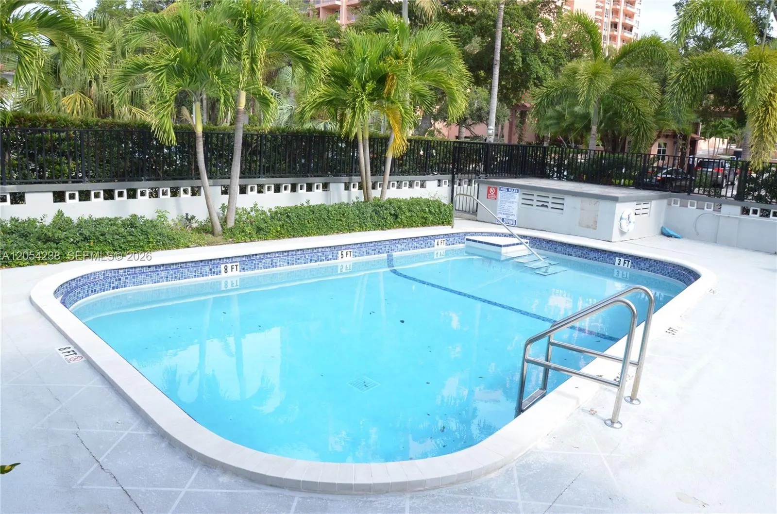 Foto de propiedad en 35 Edgewater Drive 104, Coral Gables, FL 33133 Coral Gables con MLS# 
