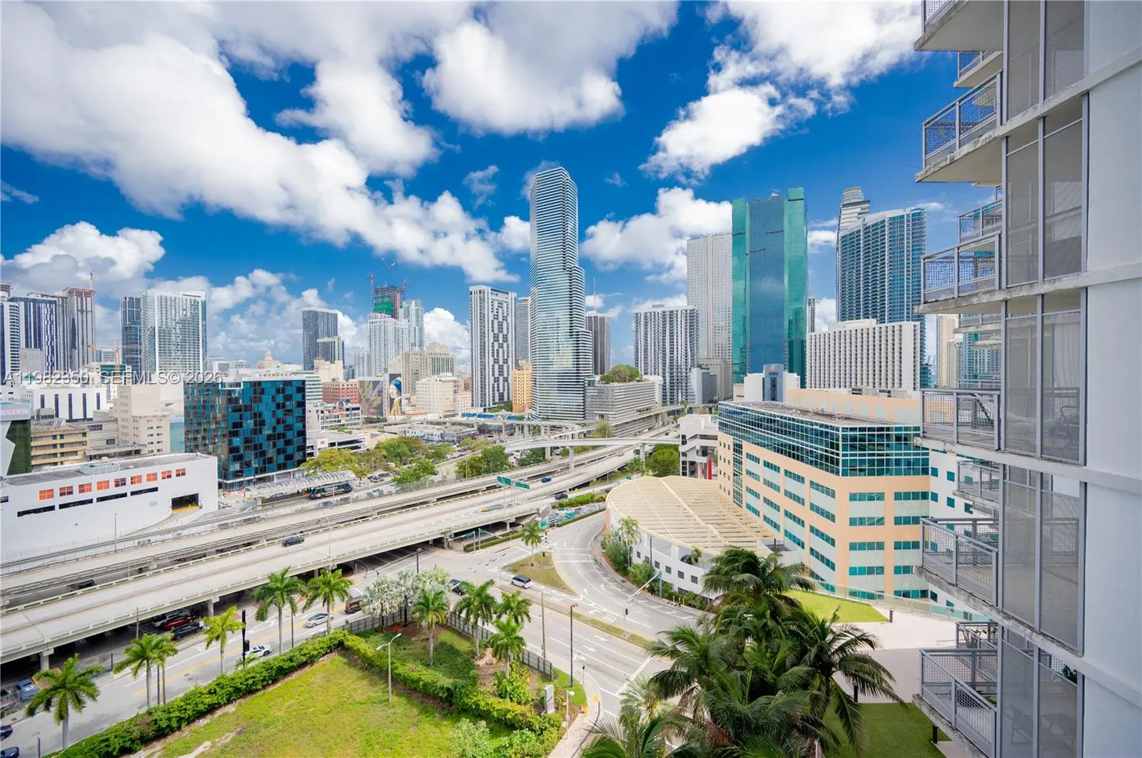 Foto de propiedad en 350 S Miami 1709, Miami, FL 33130 Miami con MLS# 