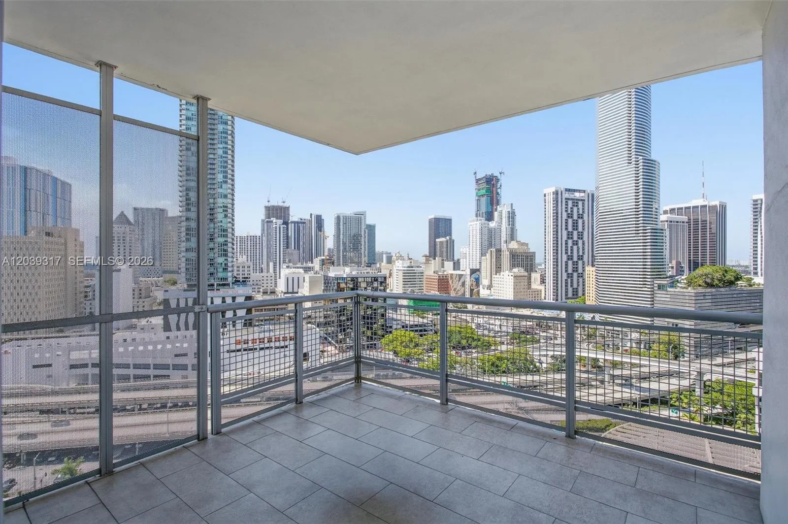 Foto de propiedad en 350 S Miami Avenue 1903, Miami, FL 33130 Miami con MLS# 