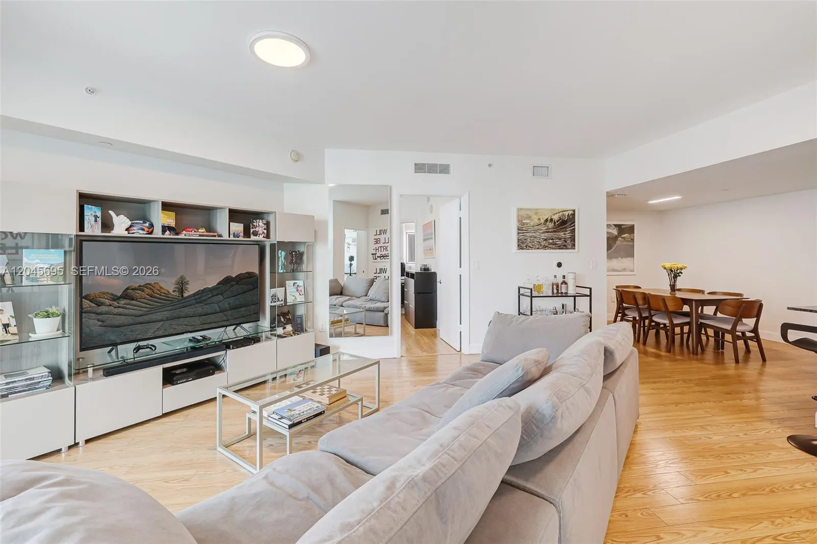 Foto de propiedad en 350 S Miami Avenue 2104, Miami, FL 33130 Miami con MLS# 