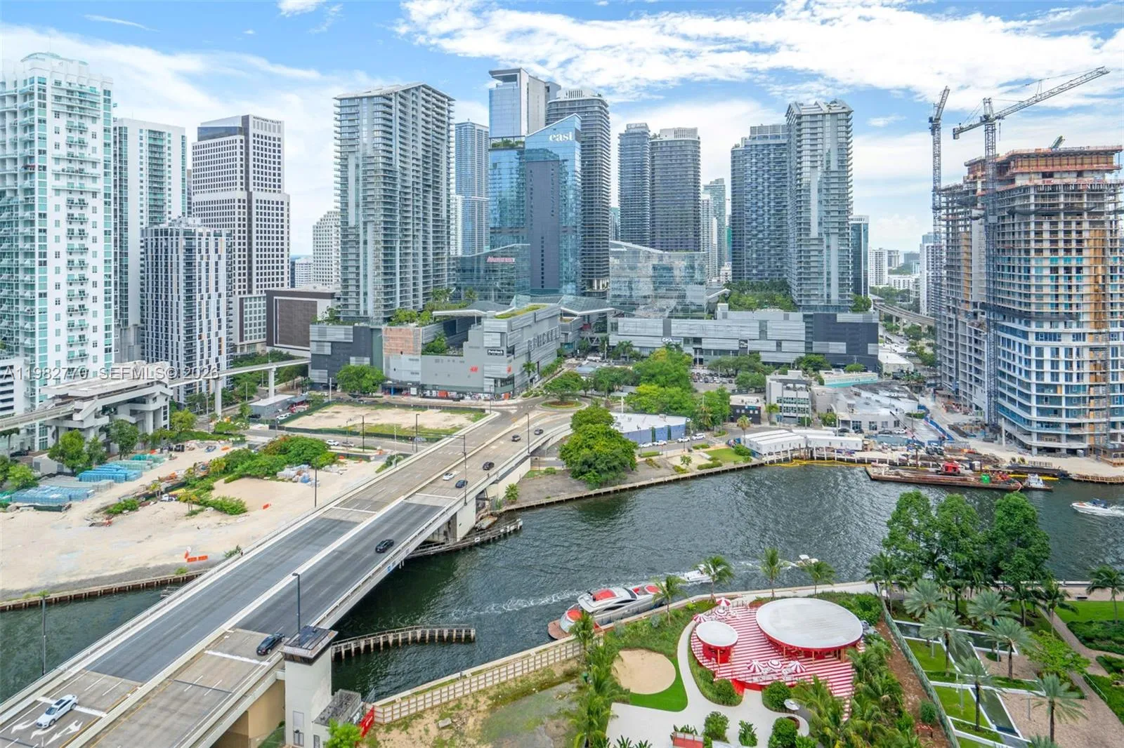 Foto de propiedad en 350 S Miami Avenue 2412, Miami, FL 33130 Miami con MLS# 
