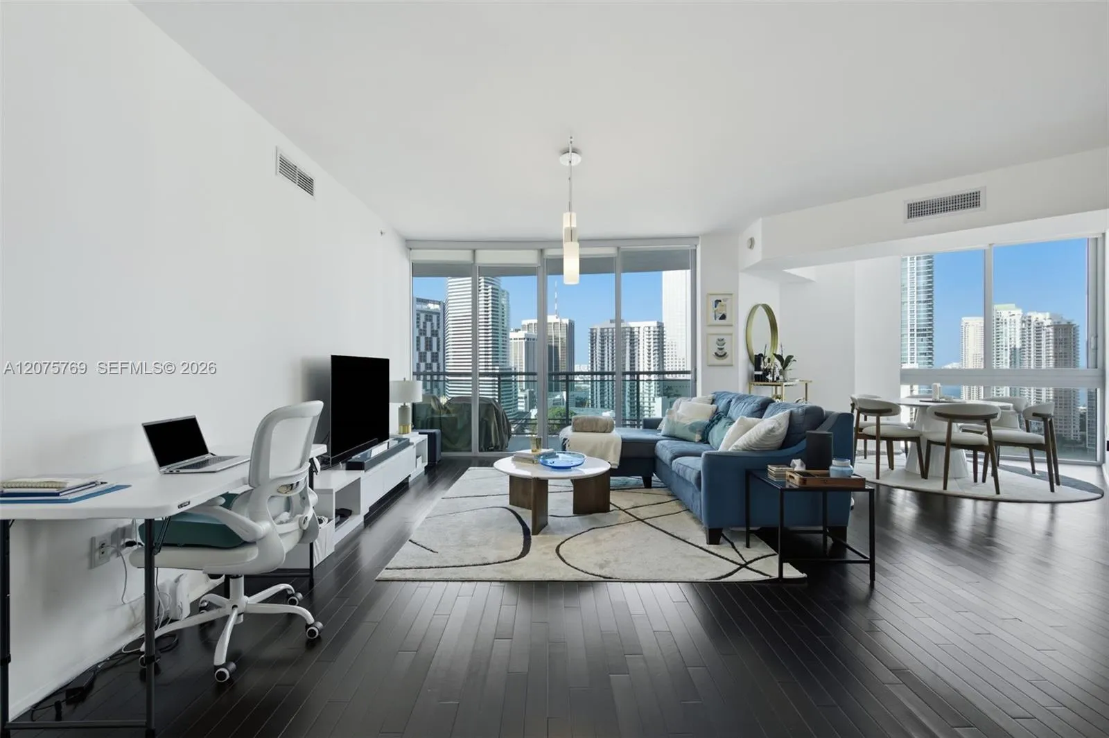 En Venta 350 S Miami Avenue 2601, Miami, FL 33130, Miami, FL 33130