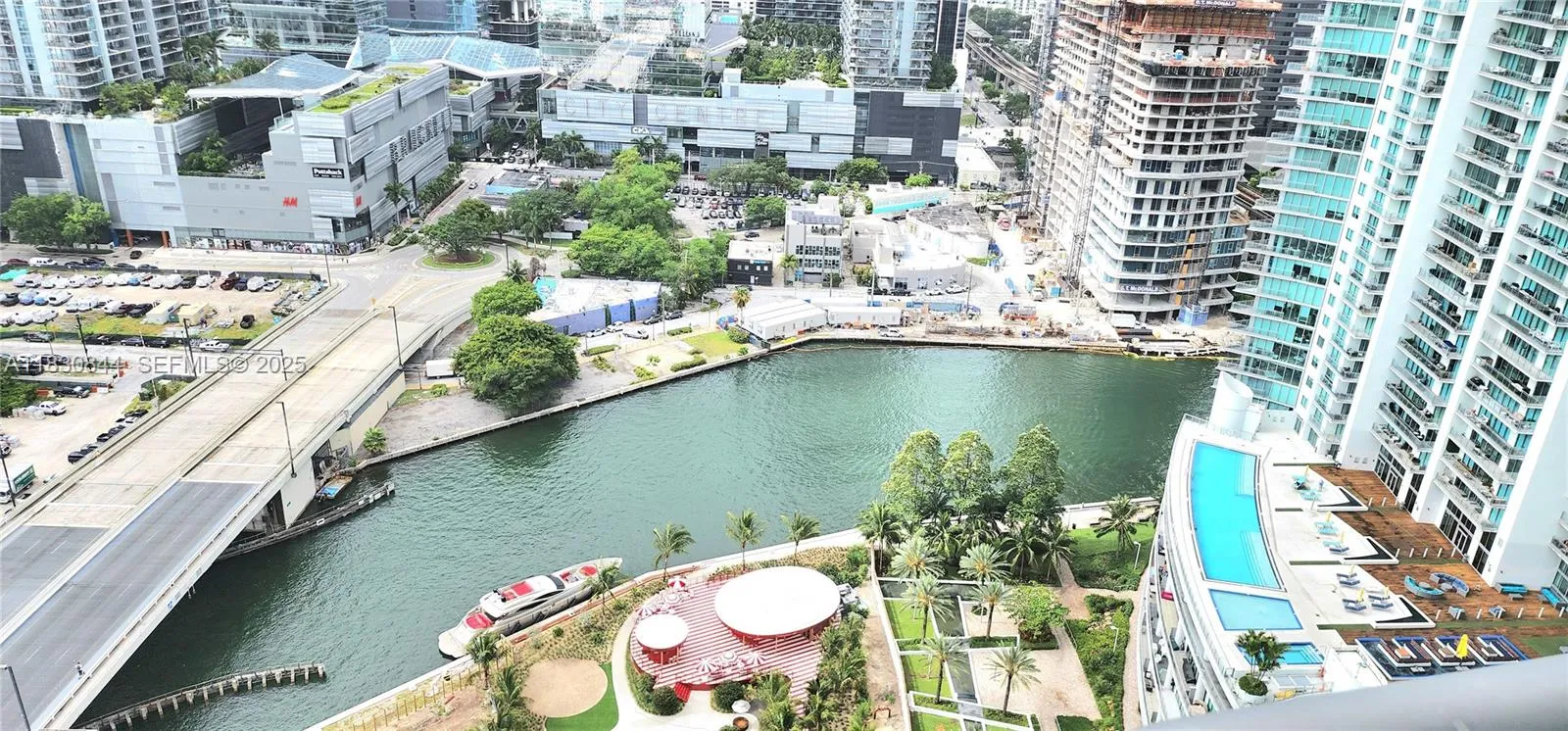 Foto de propiedad en 350 S Miami Avenue 3214, Miami, FL 33130 Miami con MLS# 