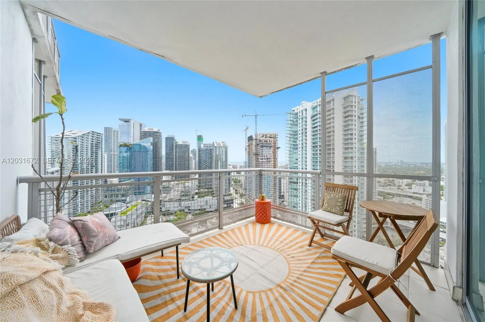 Foto de propiedad en 350 S Miami Avenue 3912, Miami, FL 33130 Miami con MLS# 