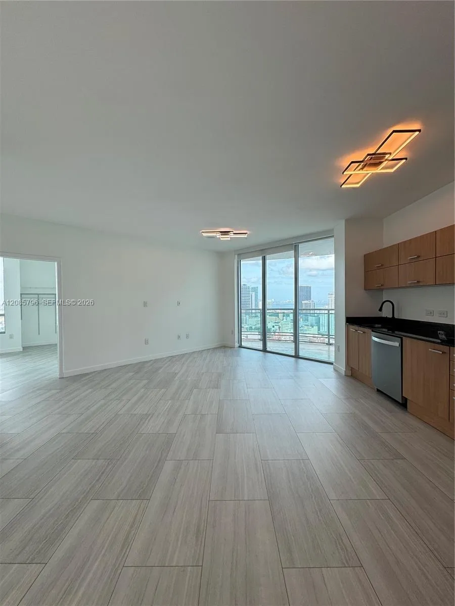 Foto de propiedad en 350 S Miami Avenue 3913, Miami, FL 33130 Miami con MLS# 
