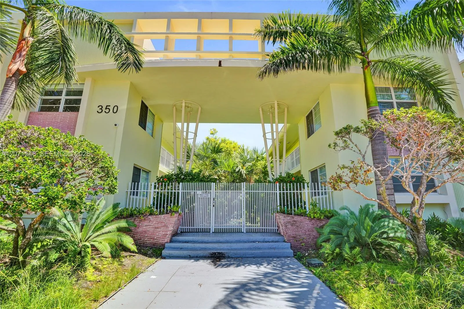 Foto de propiedad en 350 S Shore Drive 12, Miami Beach, FL 33141 Miami Beach con MLS# 