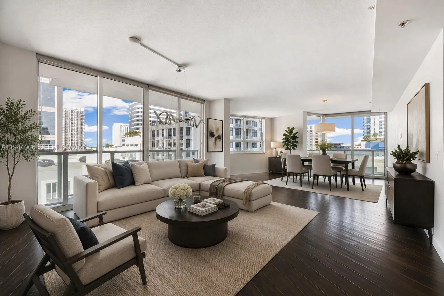 Foto de propiedad en 350 SE 2nd Street 870, Fort Lauderdale, FL 33301 Fort Lauderdale con MLS# 