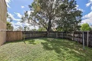 Foto de propiedad en 350 Sunshine Drive, Coconut Creek, FL 33066 Coconut Creek con MLS# 