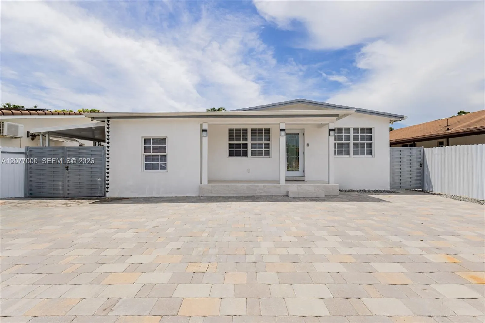 En Venta 350 W 16th Street, Hialeah, FL 33010, Hialeah, FL 33010