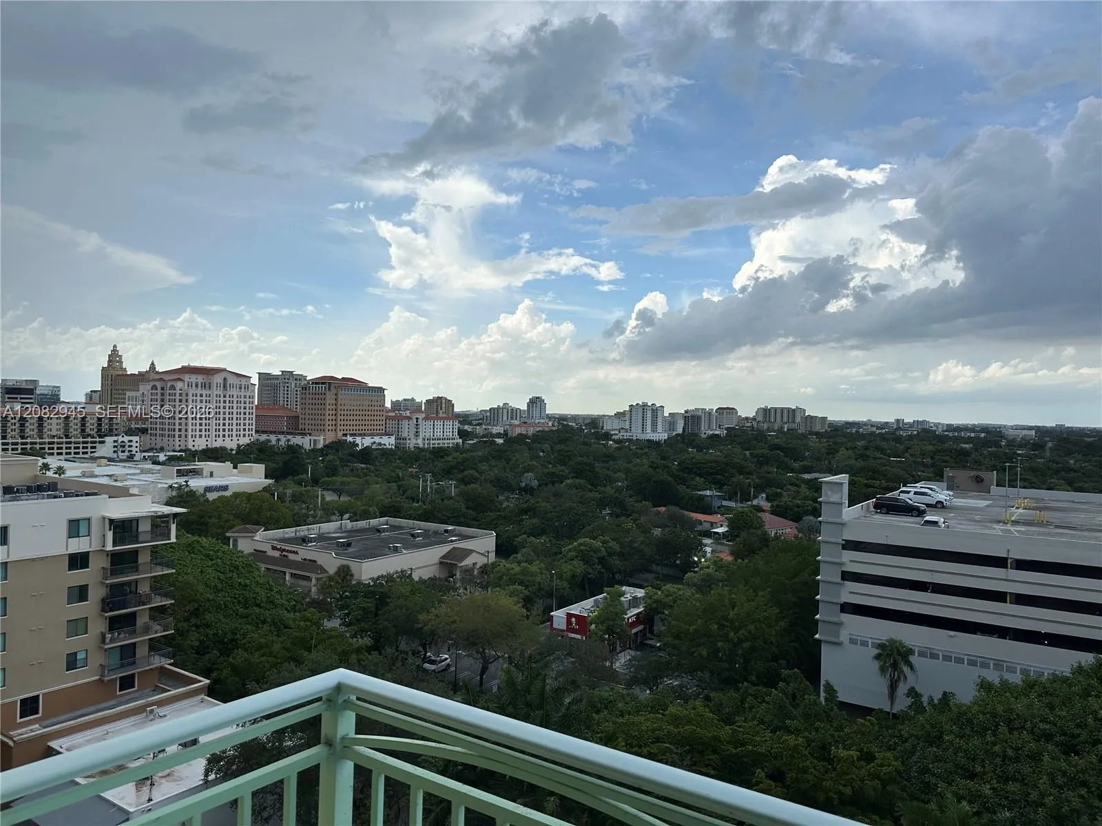 Foto de propiedad en 3500 Coral Way 1414, Miami, FL 33145 Miami con MLS#