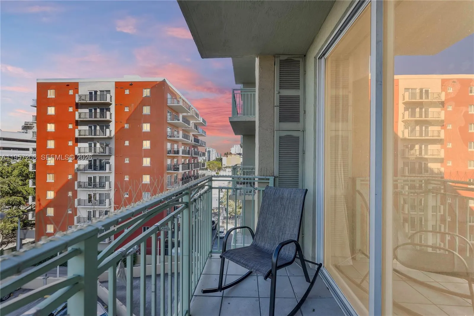 Foto de propiedad en 3500 Coral Way 710, Miami, FL 33145 Miami con MLS# 