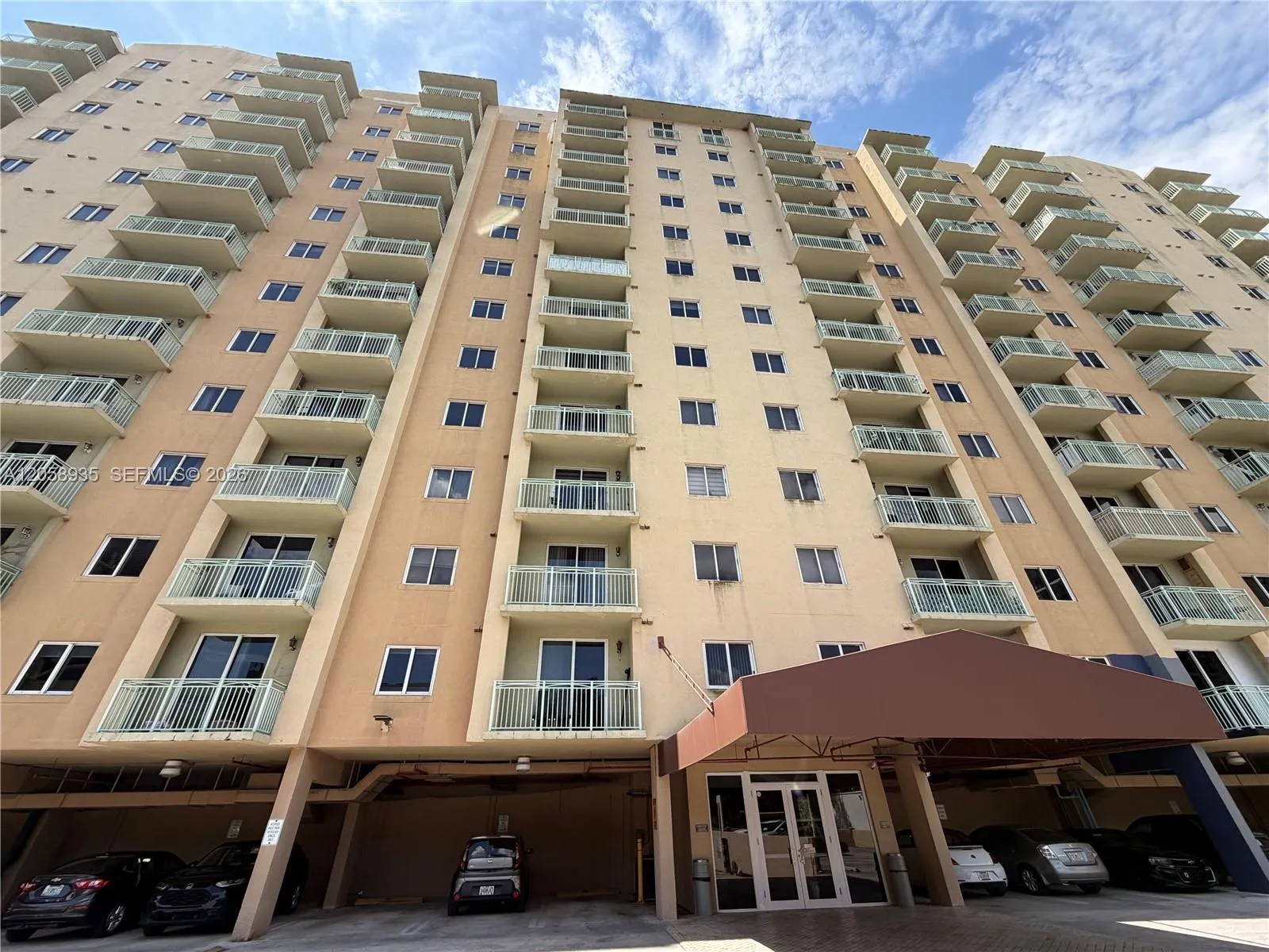 Foto de propiedad en 3500 Coral Way 907, Miami, FL 33145 Miami con MLS# 