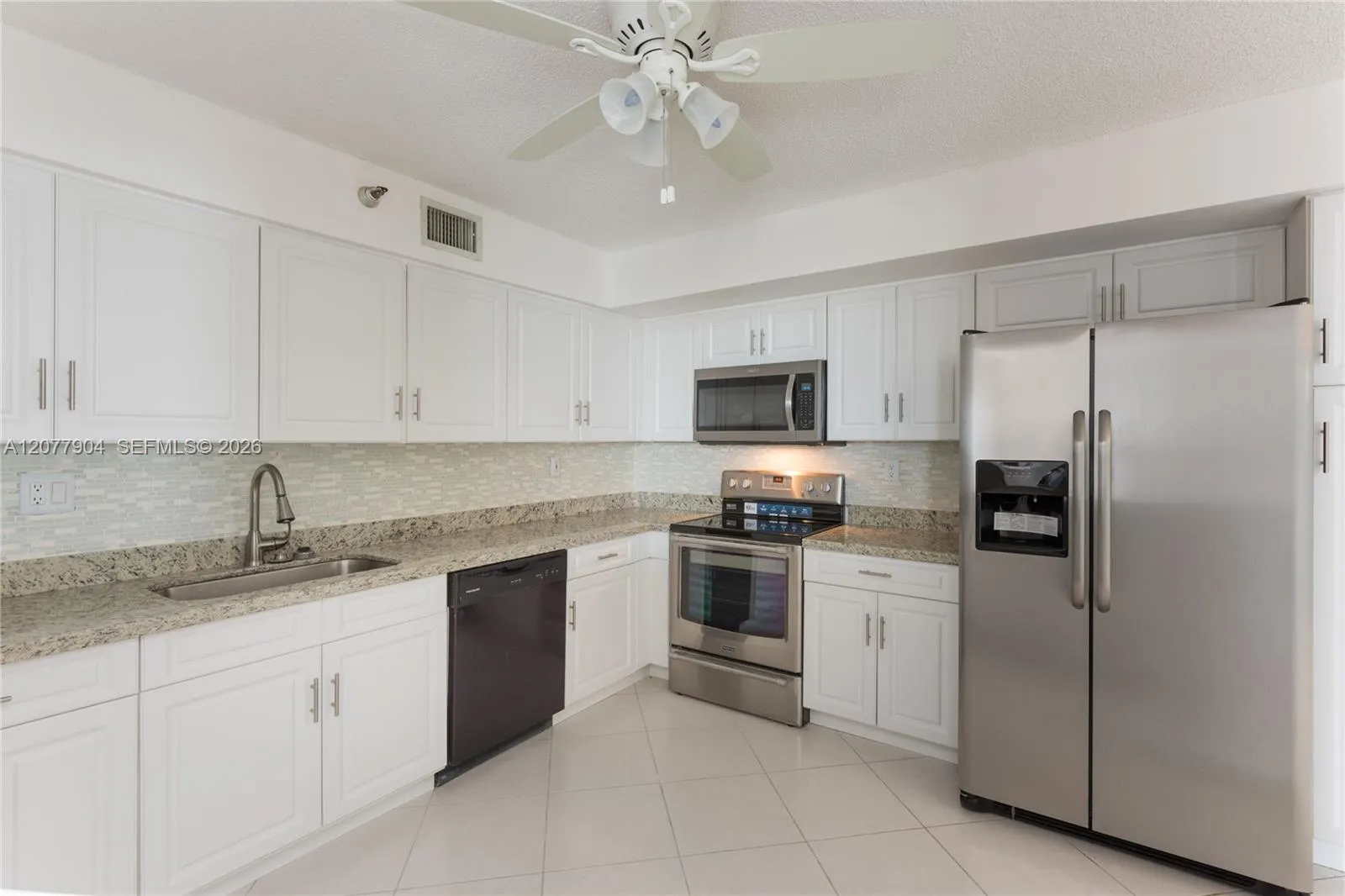 En Venta 3500 Mystic Pointe Drive 2202, Aventura, FL 33180, Aventura, FL 33180