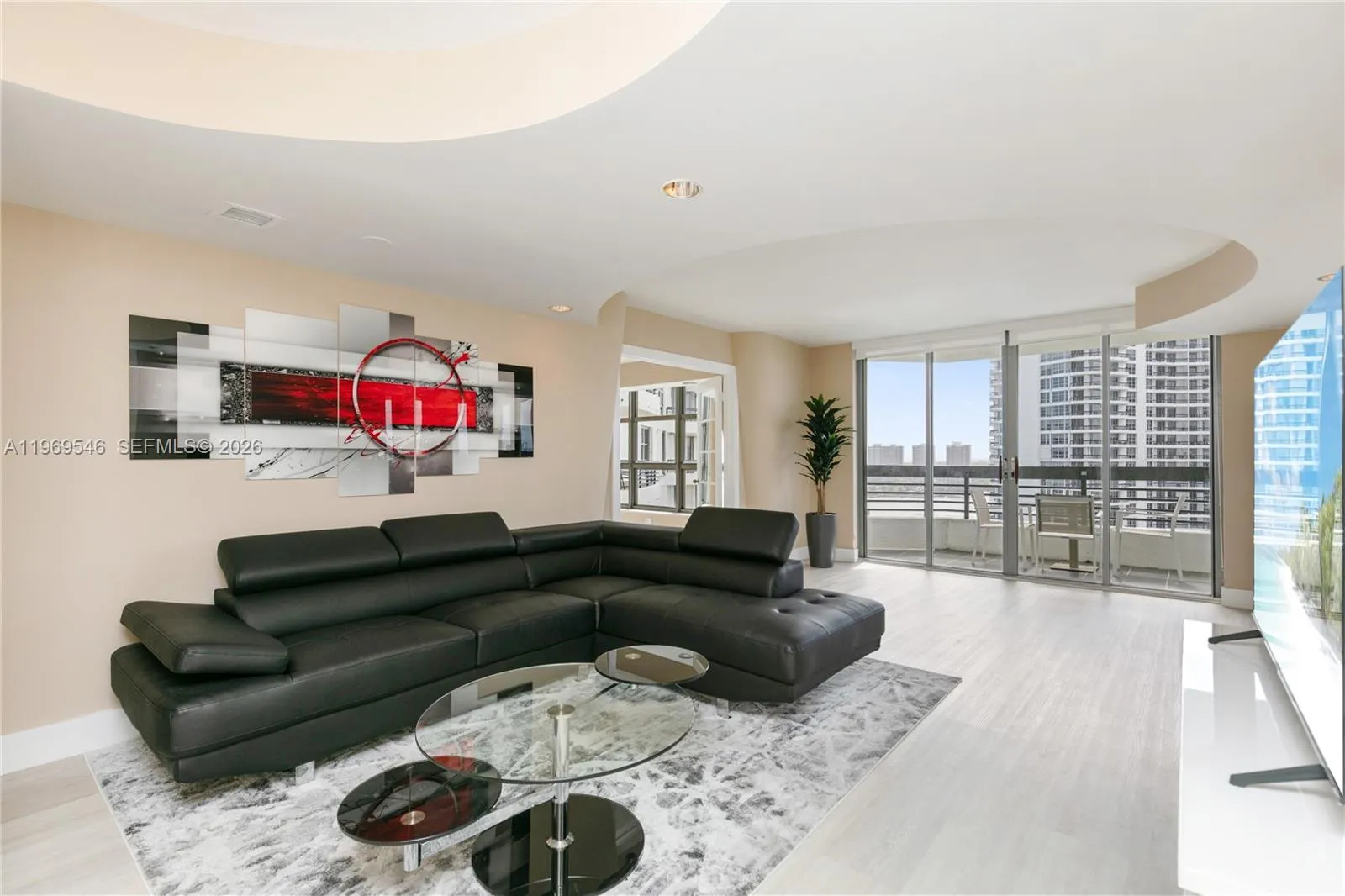 Foto de propiedad en 3500 Mystic Pointe Drive 2603, Aventura, FL 33180 Aventura con MLS# 