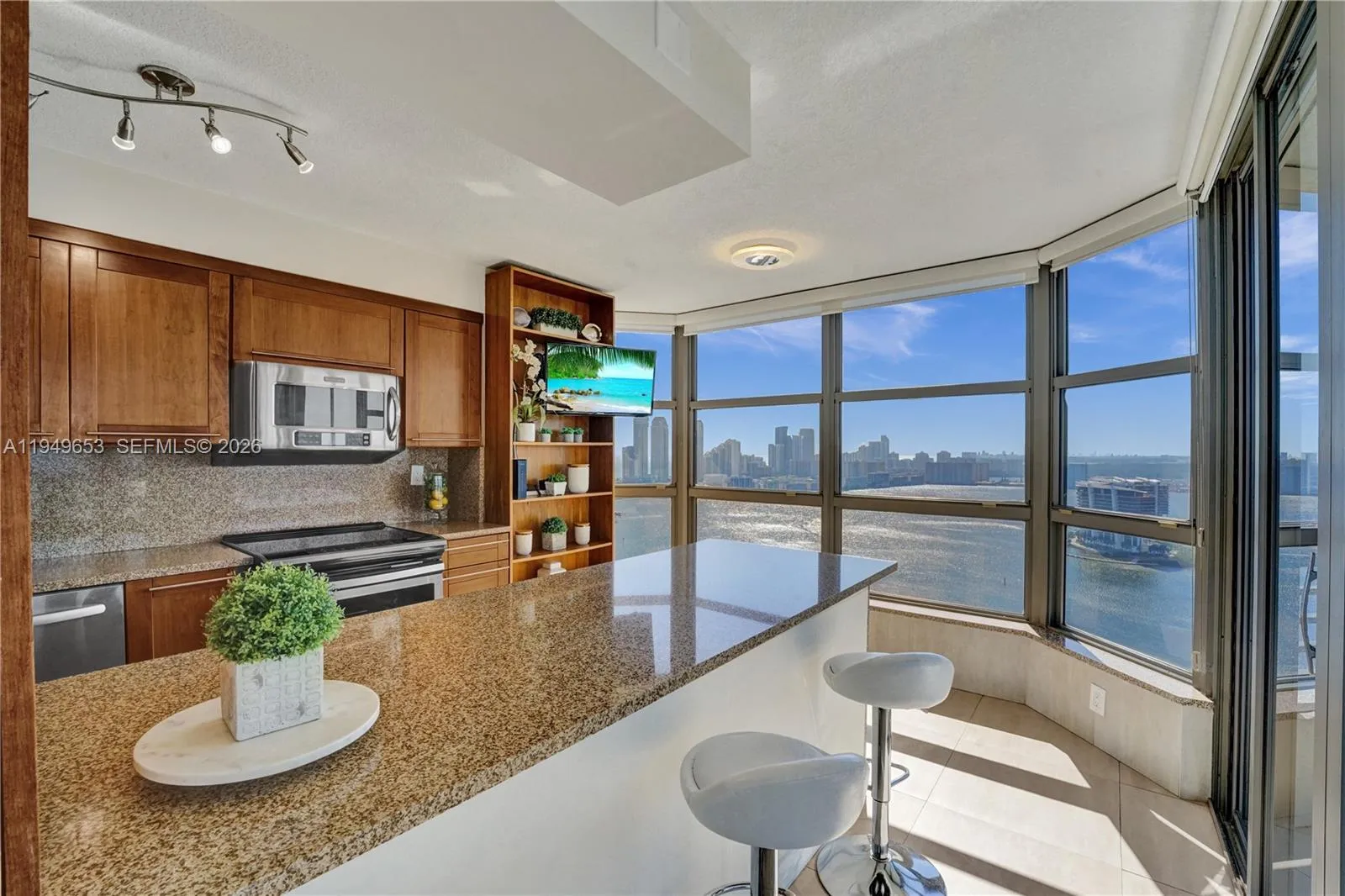 Foto de propiedad en 3500 Mystic Pointe Drive 3601, Aventura, FL 33180 Aventura con MLS#