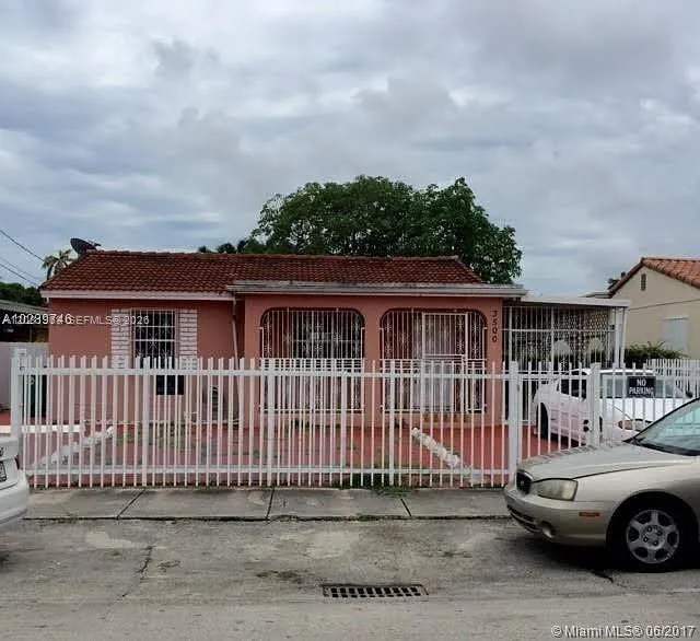 Foto de propiedad en 3500 NW 16th Terrace, Miami, FL 33125 Miami con MLS# 