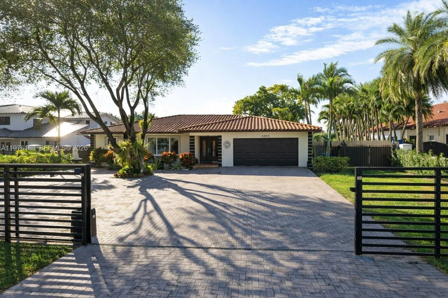 Foto de propiedad en 3500 SW 128th Avenue, Miami, FL 33175 Miami con MLS# 