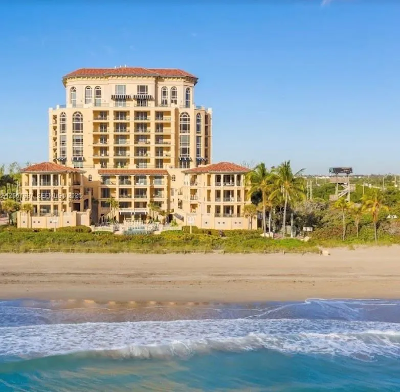 Foto de propiedad en 3501 N Ocean Drive V1, Hollywood, FL 33019 Hollywood con MLS# 