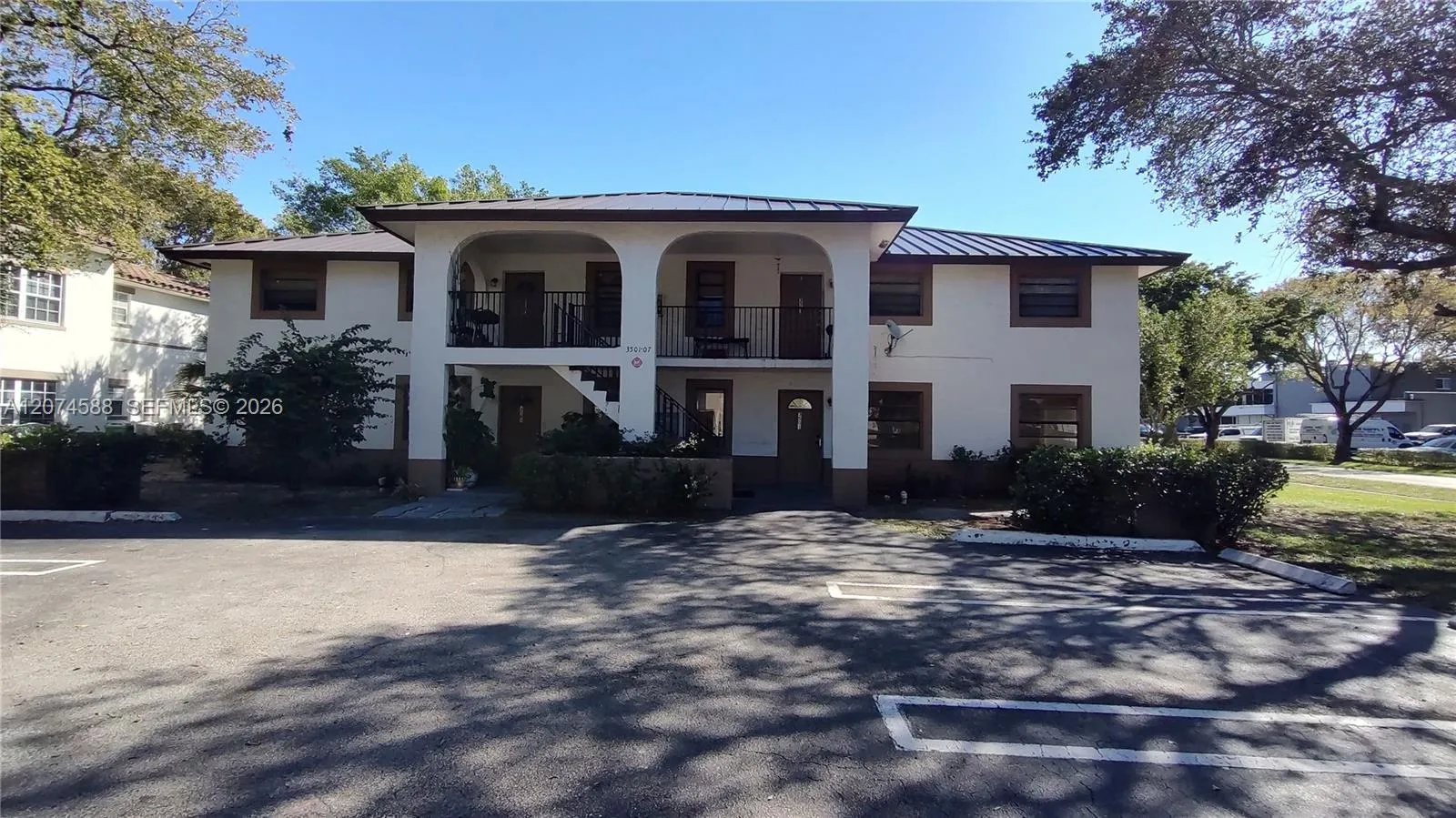 Foto de propiedad en 3501 NW 114th Lane 3505, Coral Springs, FL 33065 Coral Springs con MLS# 