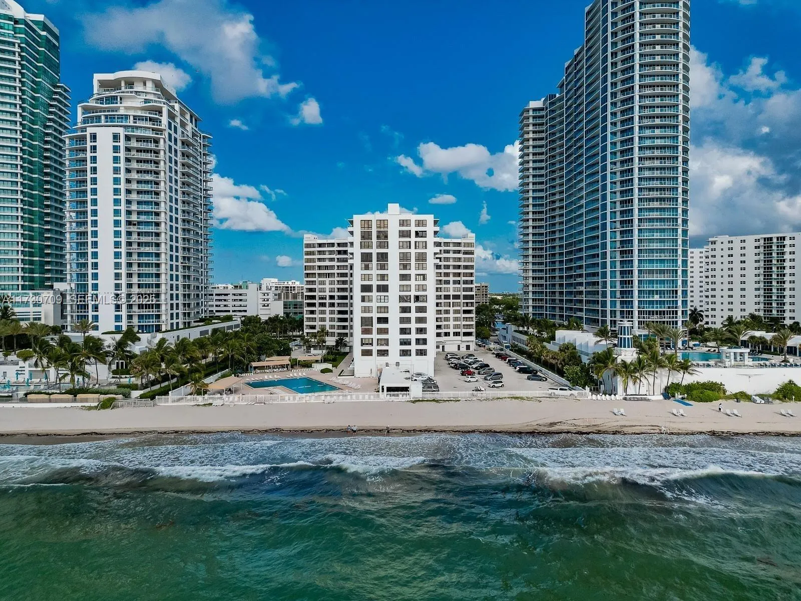 Foto de propiedad en 3505 S Ocean Drive 1411, Hollywood, FL 33019 Hollywood con MLS# 