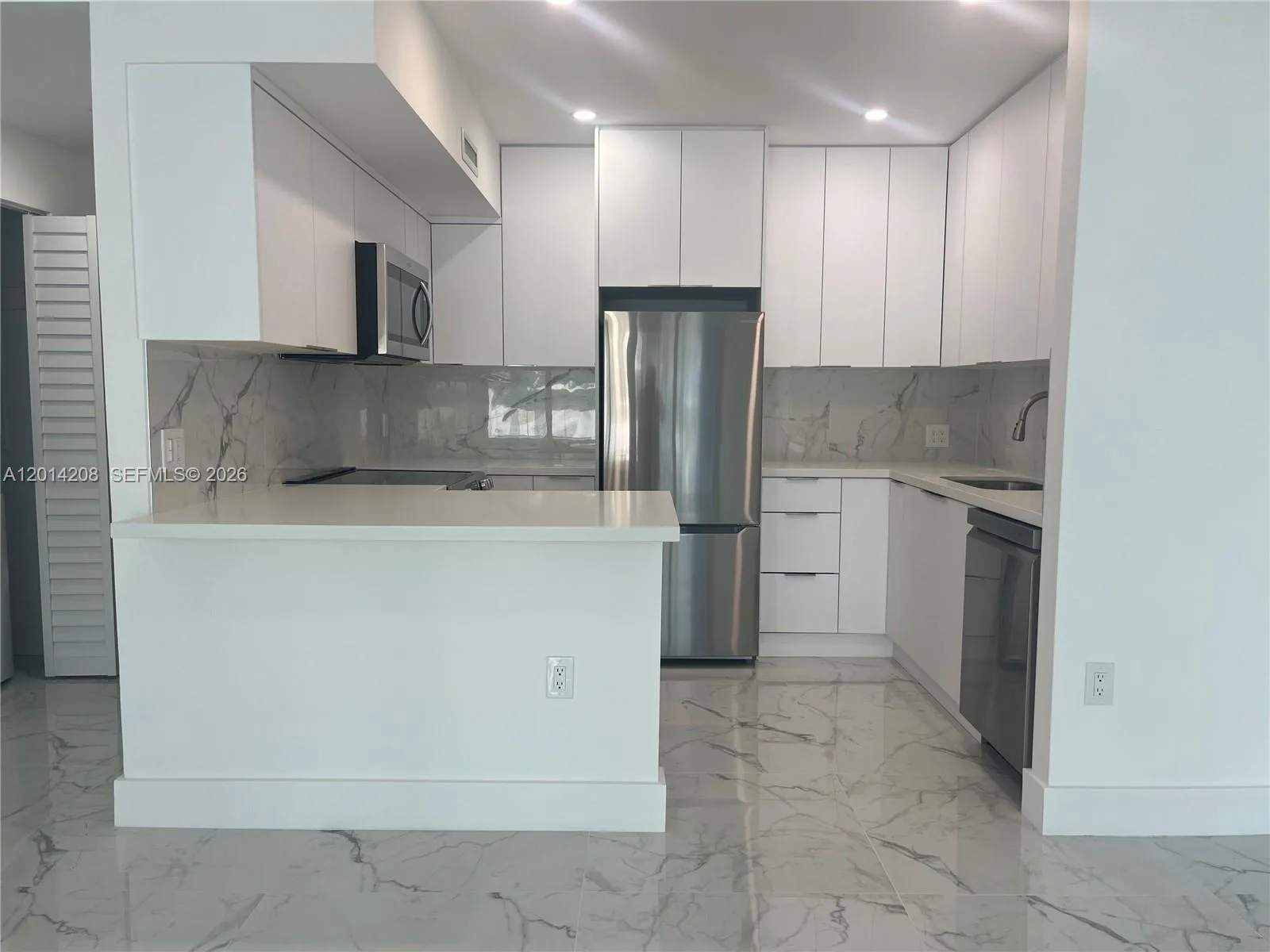 Foto de propiedad en 3505 S Ocean Drive 210, Hollywood, FL 33019 Hollywood con MLS# 