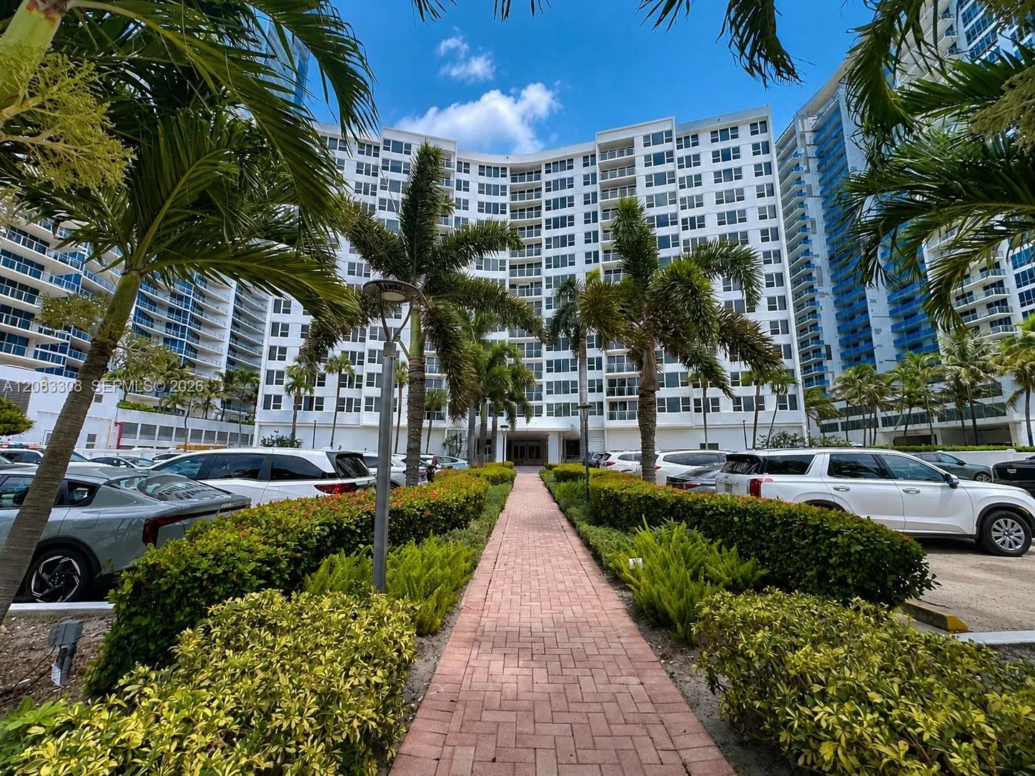 Foto de propiedad en 3505 S Ocean Drive 402, Hollywood, FL 33019 Hollywood con MLS# 