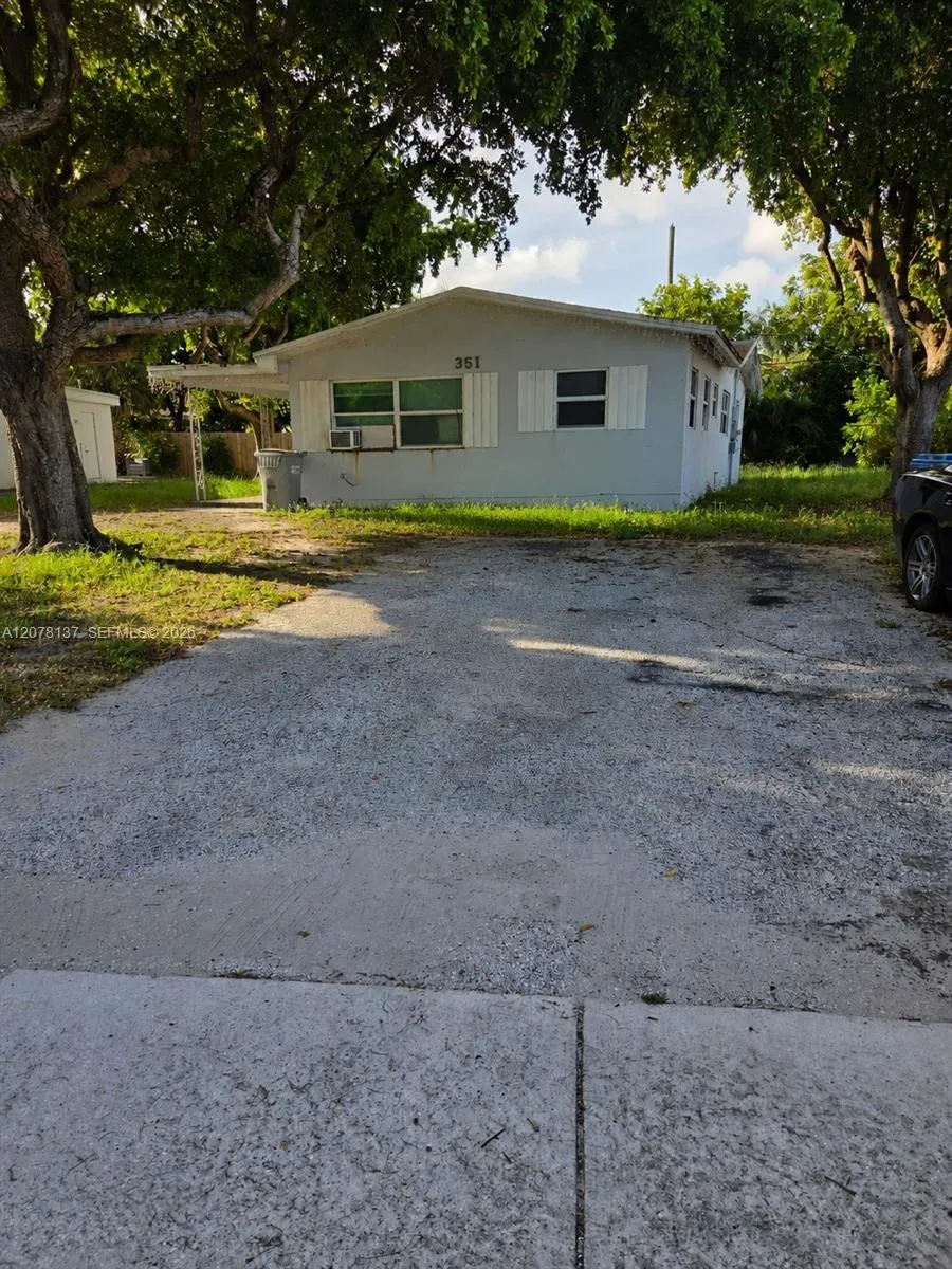 Foto de propiedad en 351 NE 25th Court, Pompano Beach, FL 33064 Pompano Beach con MLS# 