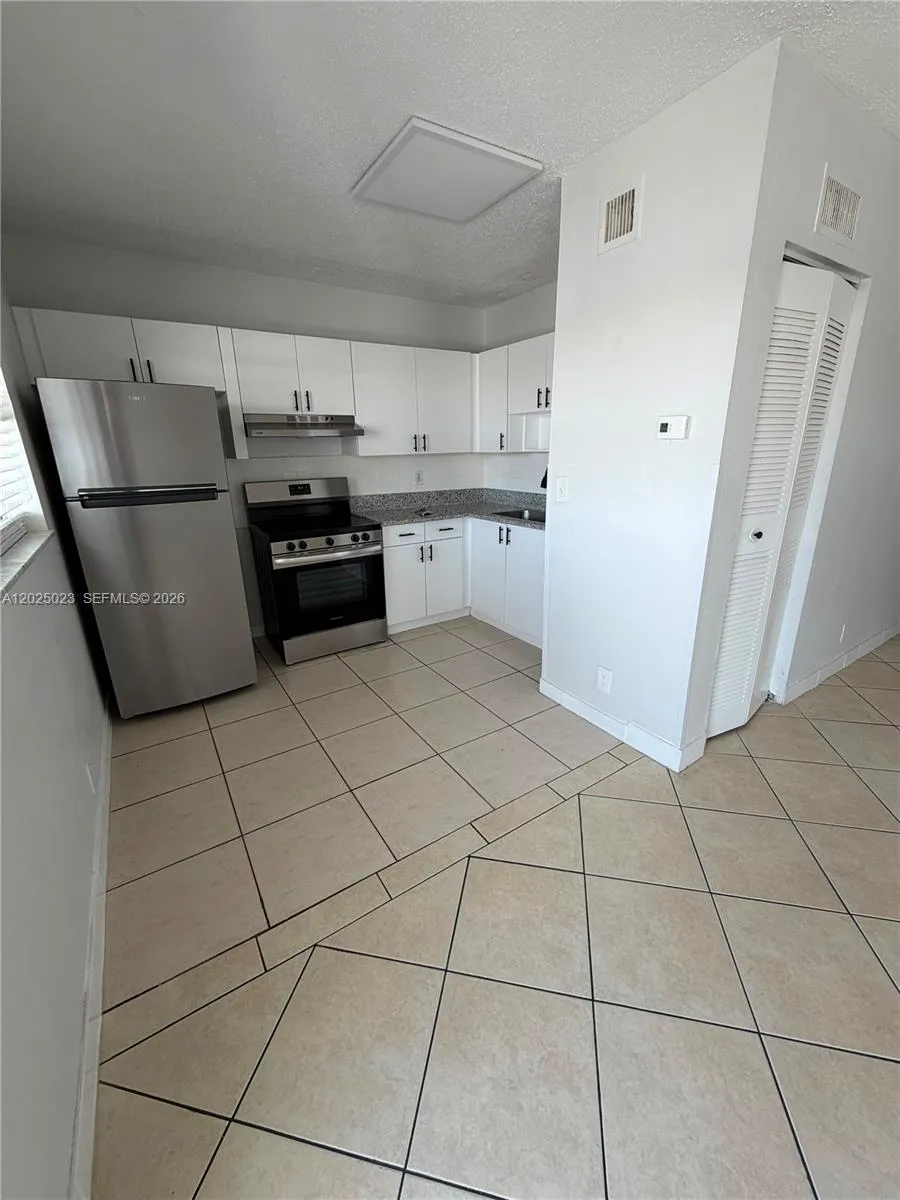 En Renta 351 NW 42nd Court 208, Pompano Beach, FL 33064, Pompano Beach, FL 33064
