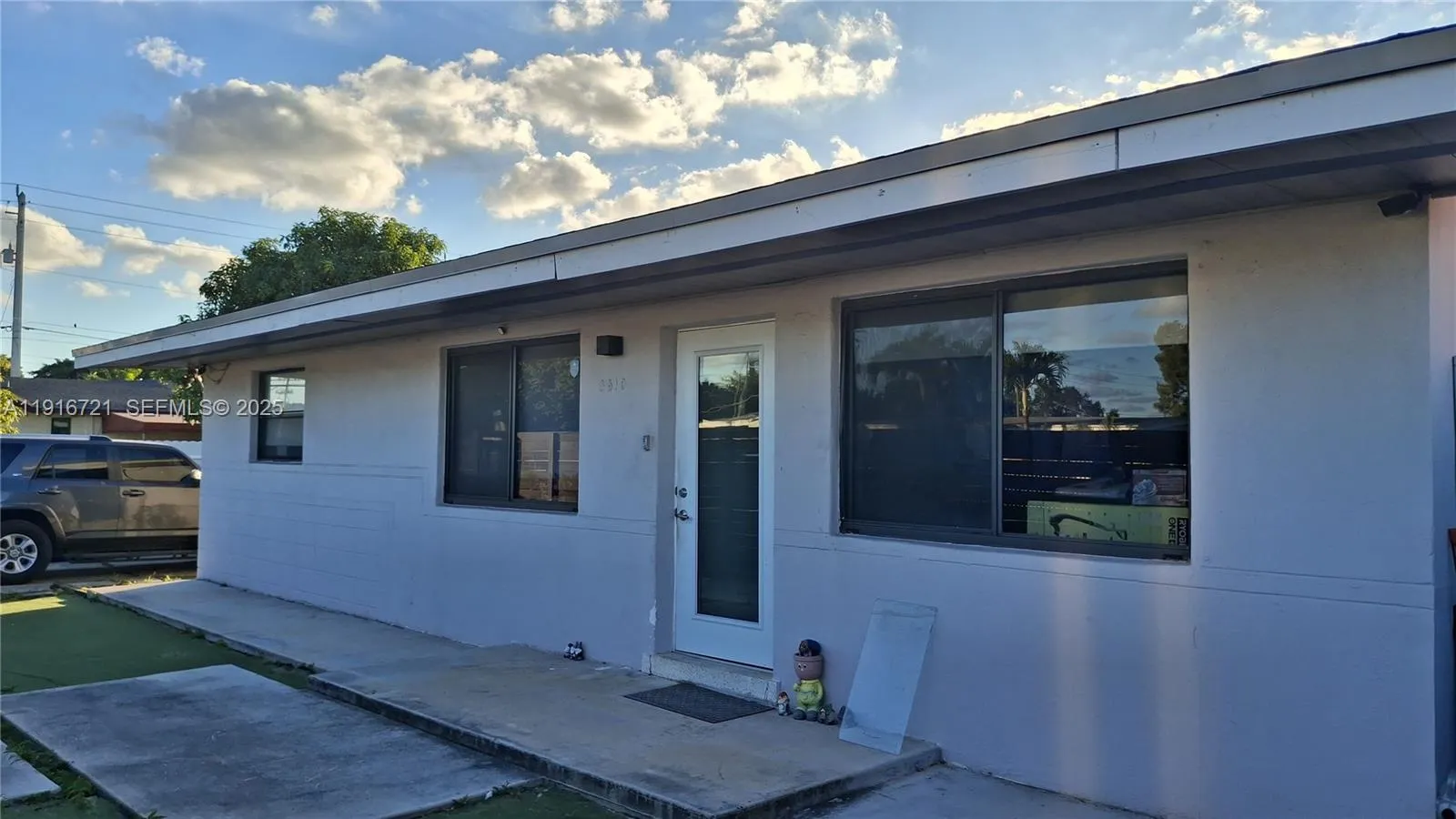 Foto de propiedad en 3510 NW 33rd Avenue, Miami, FL 33142 Miami con MLS# 