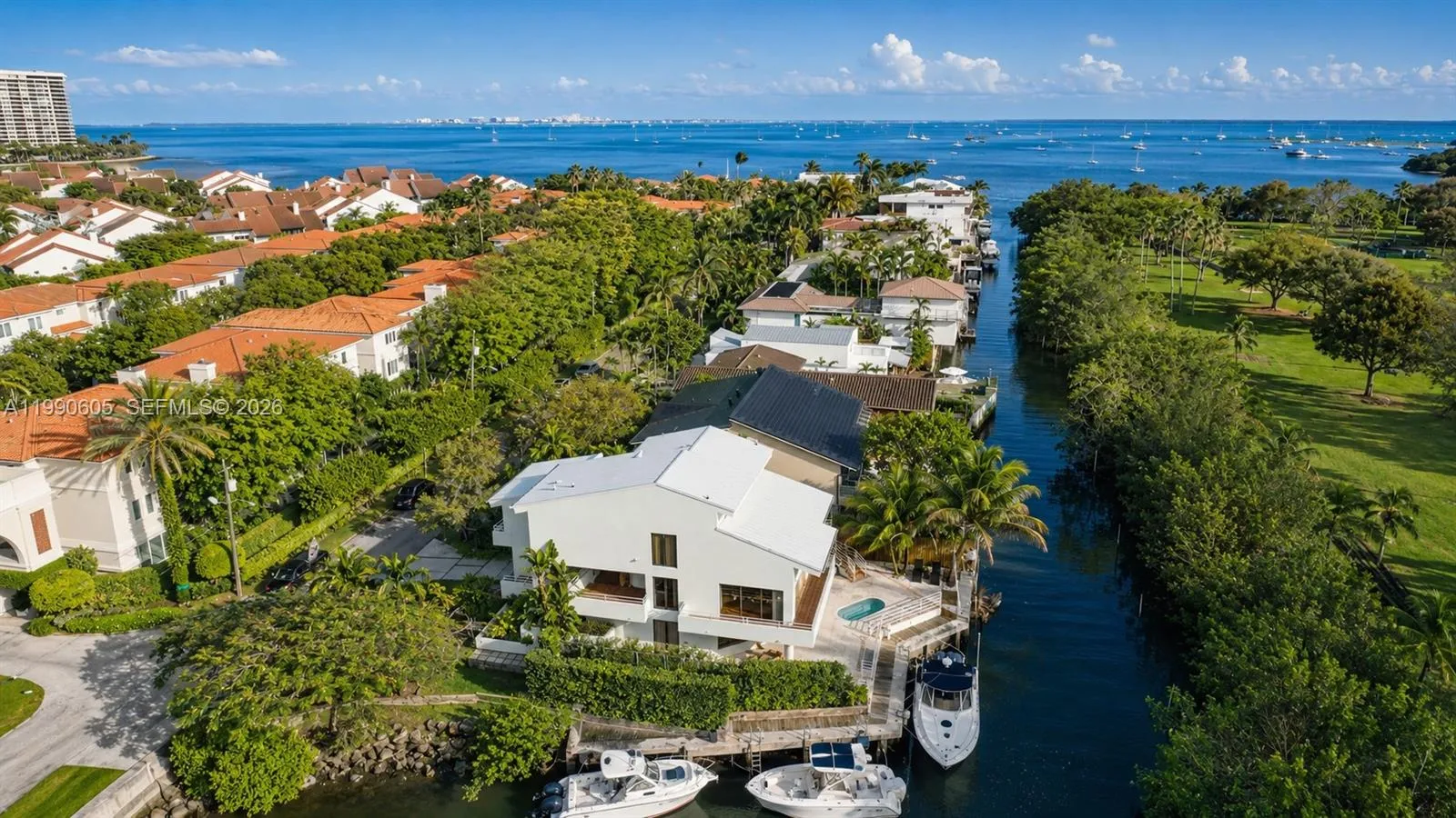 Foto de propiedad en 3520 Rockerman Road, Miami, FL 33133 Miami con MLS# 