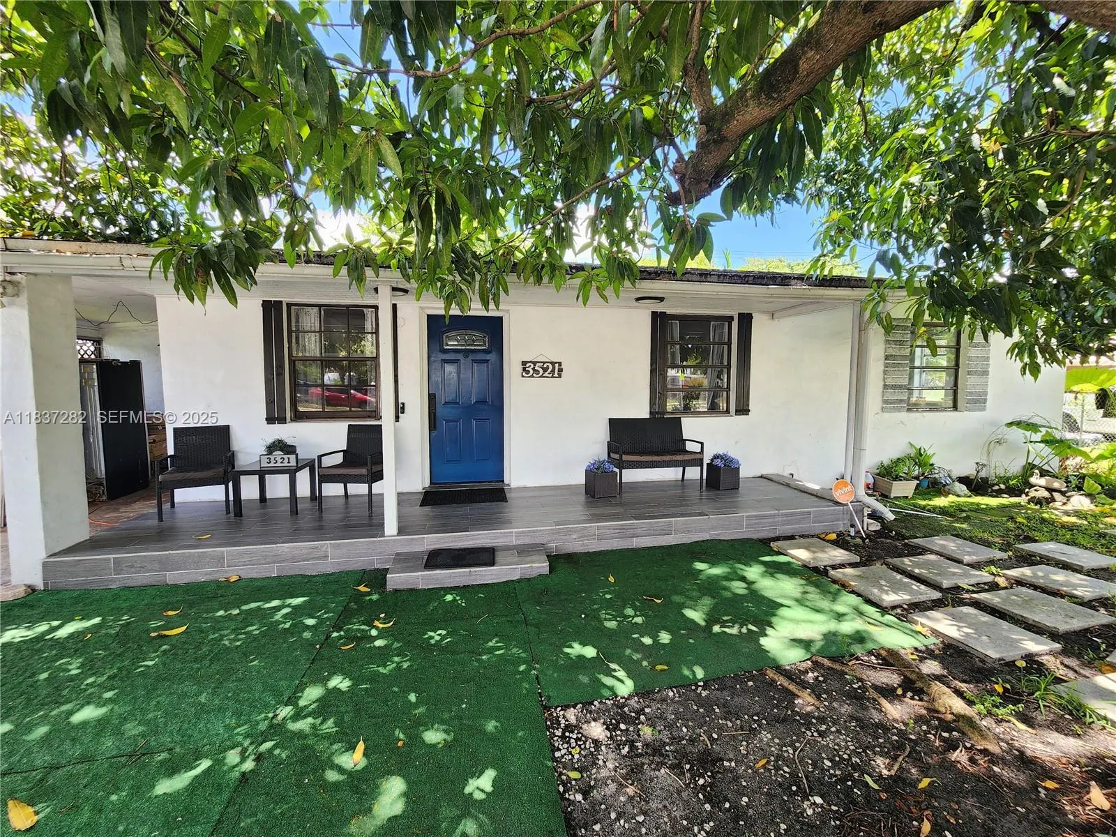 Foto de propiedad en 3521 E 8th Avenue, Hialeah, FL 33013 Hialeah con MLS# 