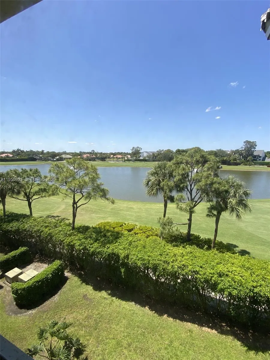 En Venta 3521 Village Boulevard 405, West Palm Beach, FL 33409, West Palm Beach, FL 33409