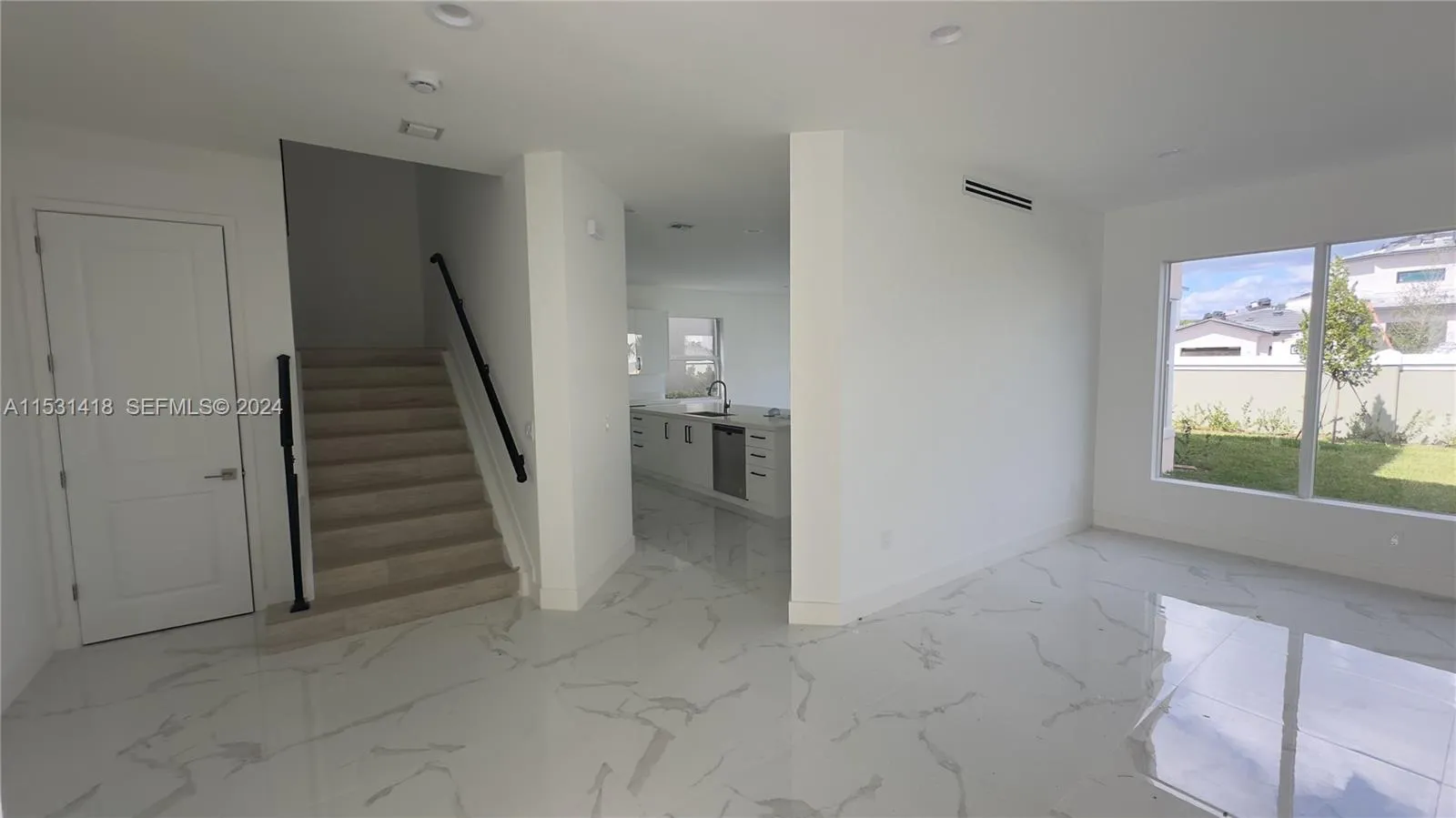 Foto de propiedad en 3523 Forest View Circle, Dania Beach, FL 33312 Dania Beach con MLS# 