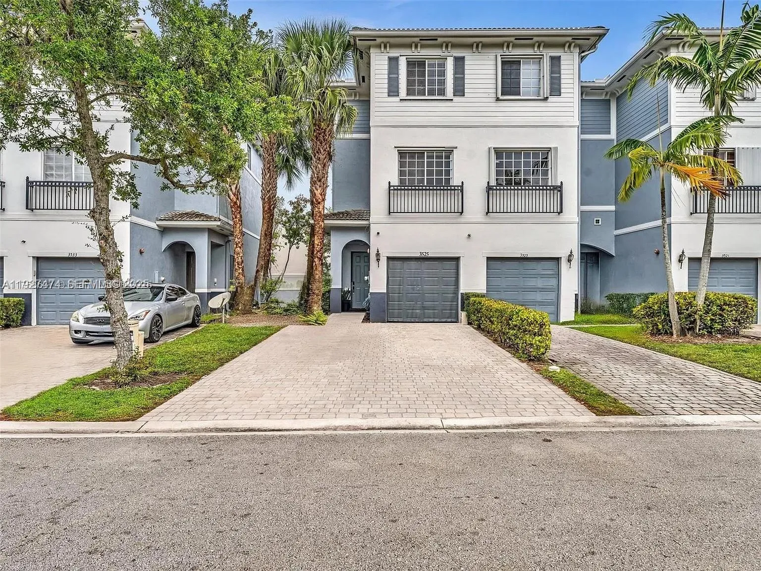 Foto de propiedad en 3523 NW 14th Court, Lauderhill, FL 33311 Lauderhill con MLS# 