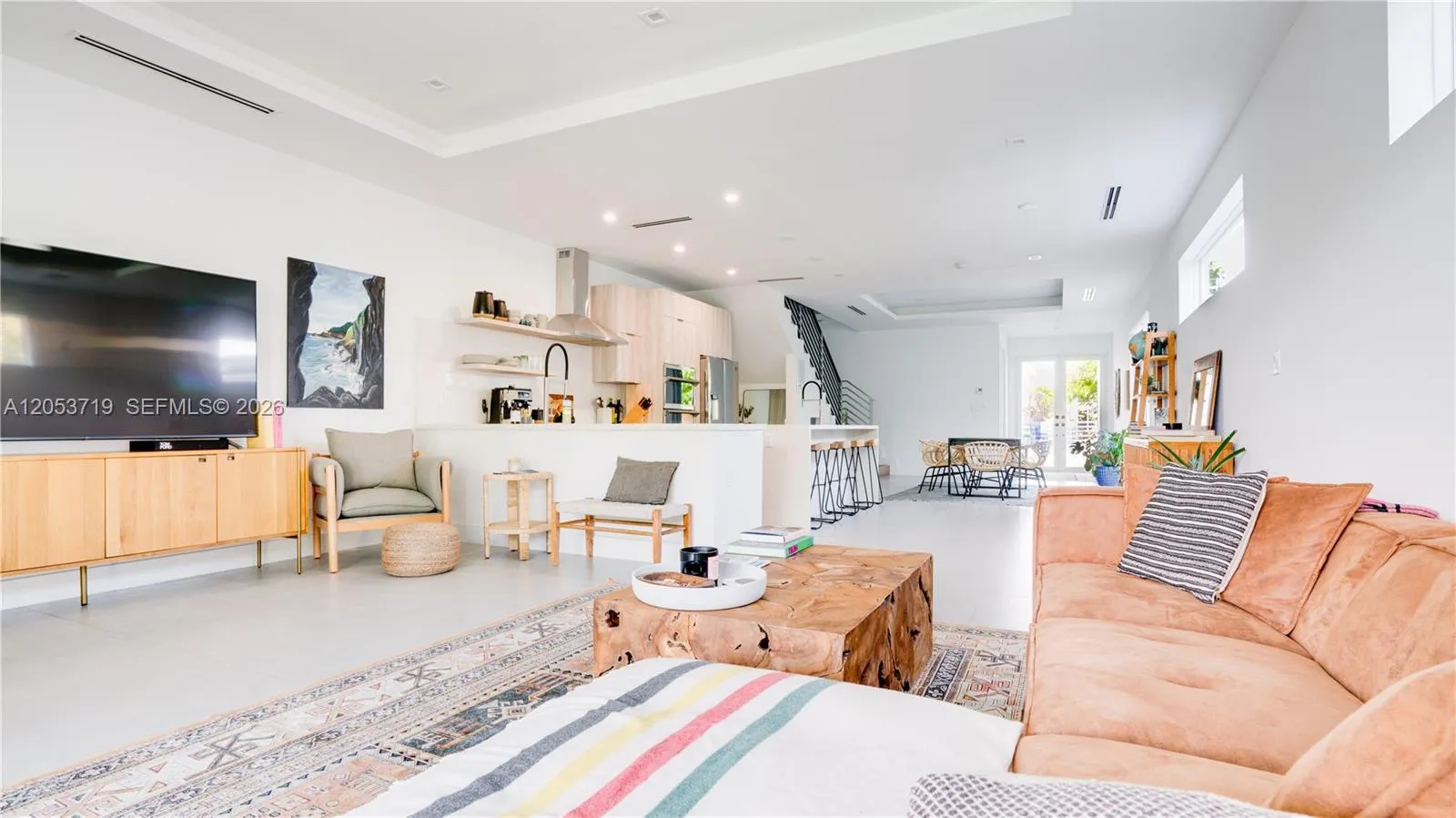 Foto de propiedad en 3524 SW 25th Terrace B, Miami, FL 33133 Miami con MLS# 