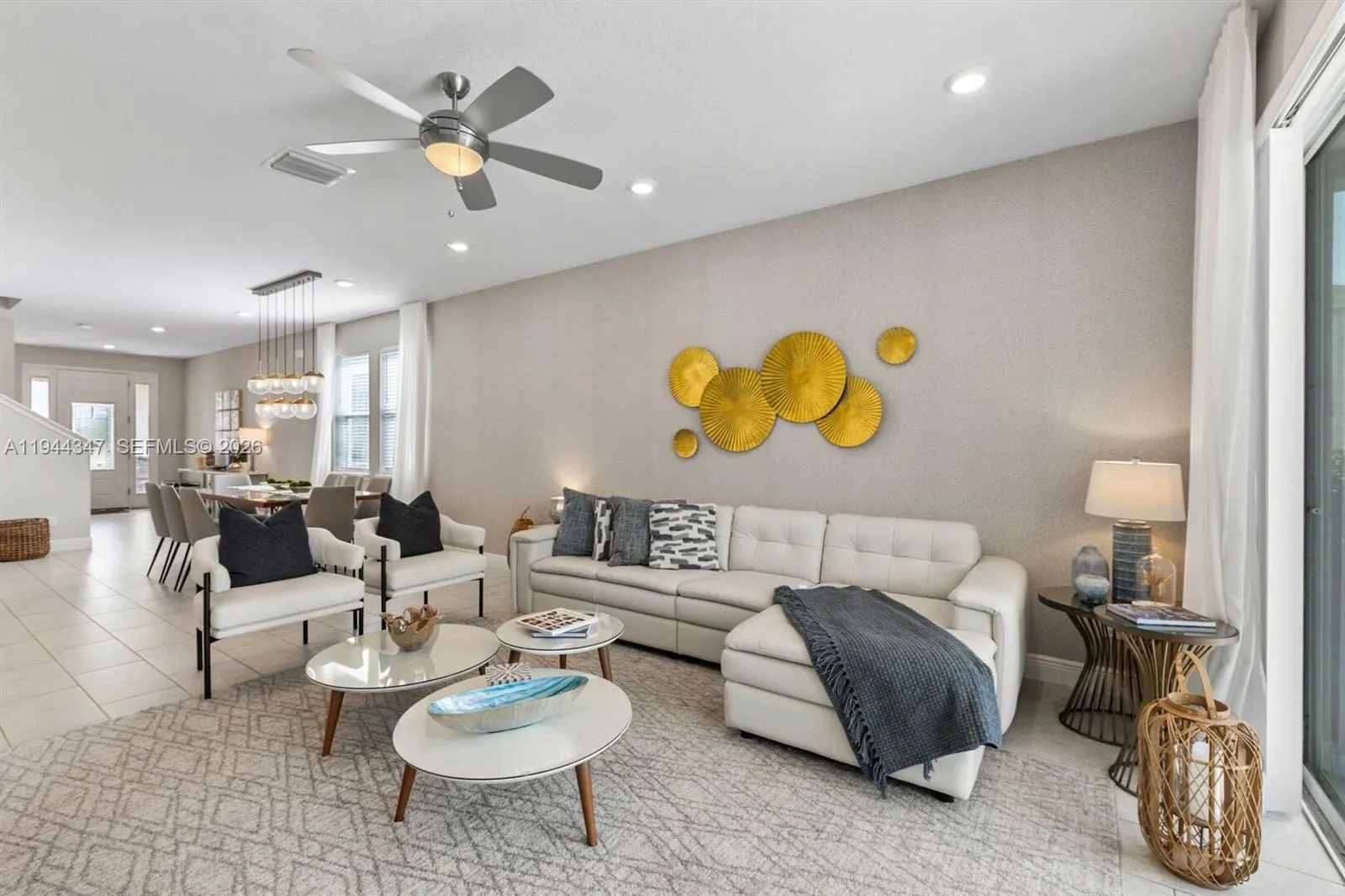 Foto de propiedad en 353 Southfield Street, FL 34747  con MLS# 