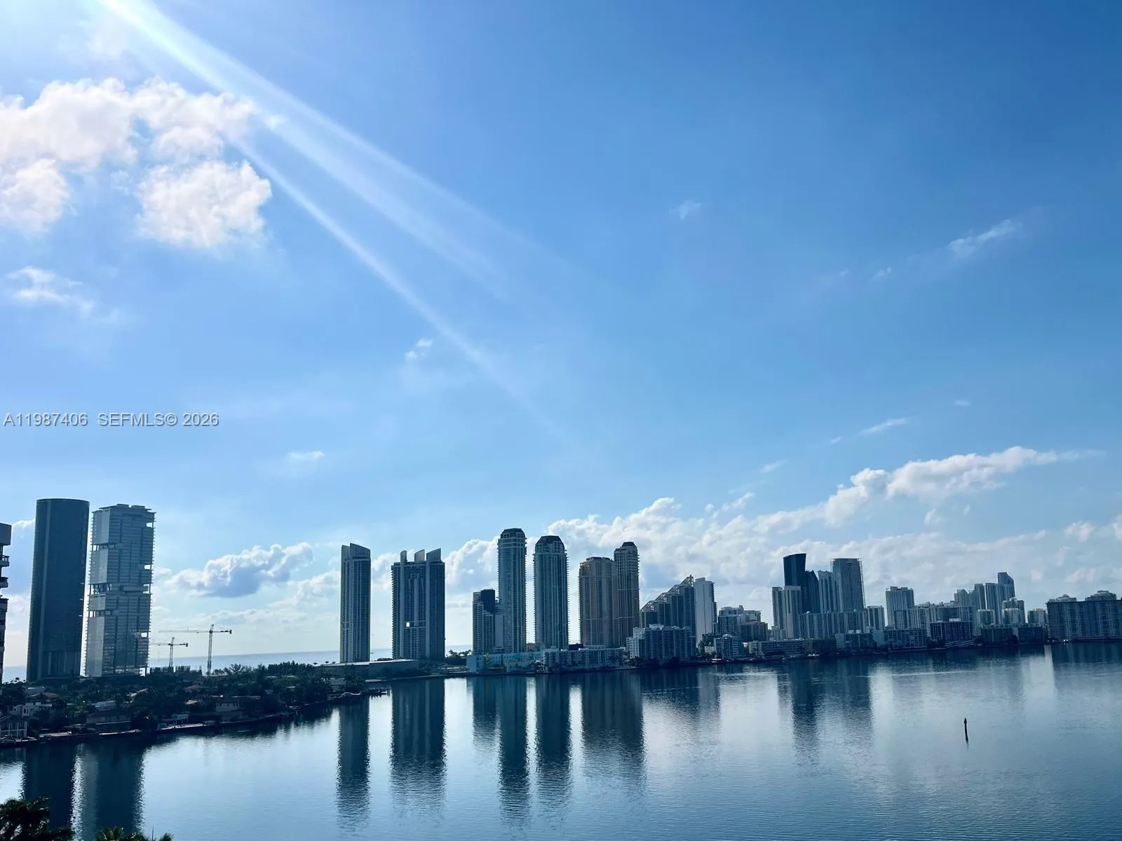 Foto de propiedad en 3530 Mystic Pointe Drive 1412, Aventura, FL 33180 Aventura con MLS# 