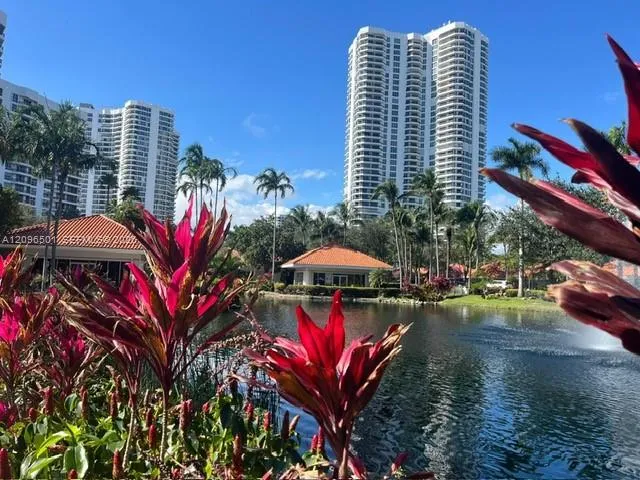 En Venta 3530 Mystic Pointe Drive 1803, Aventura, FL 33180, Aventura, FL 33180