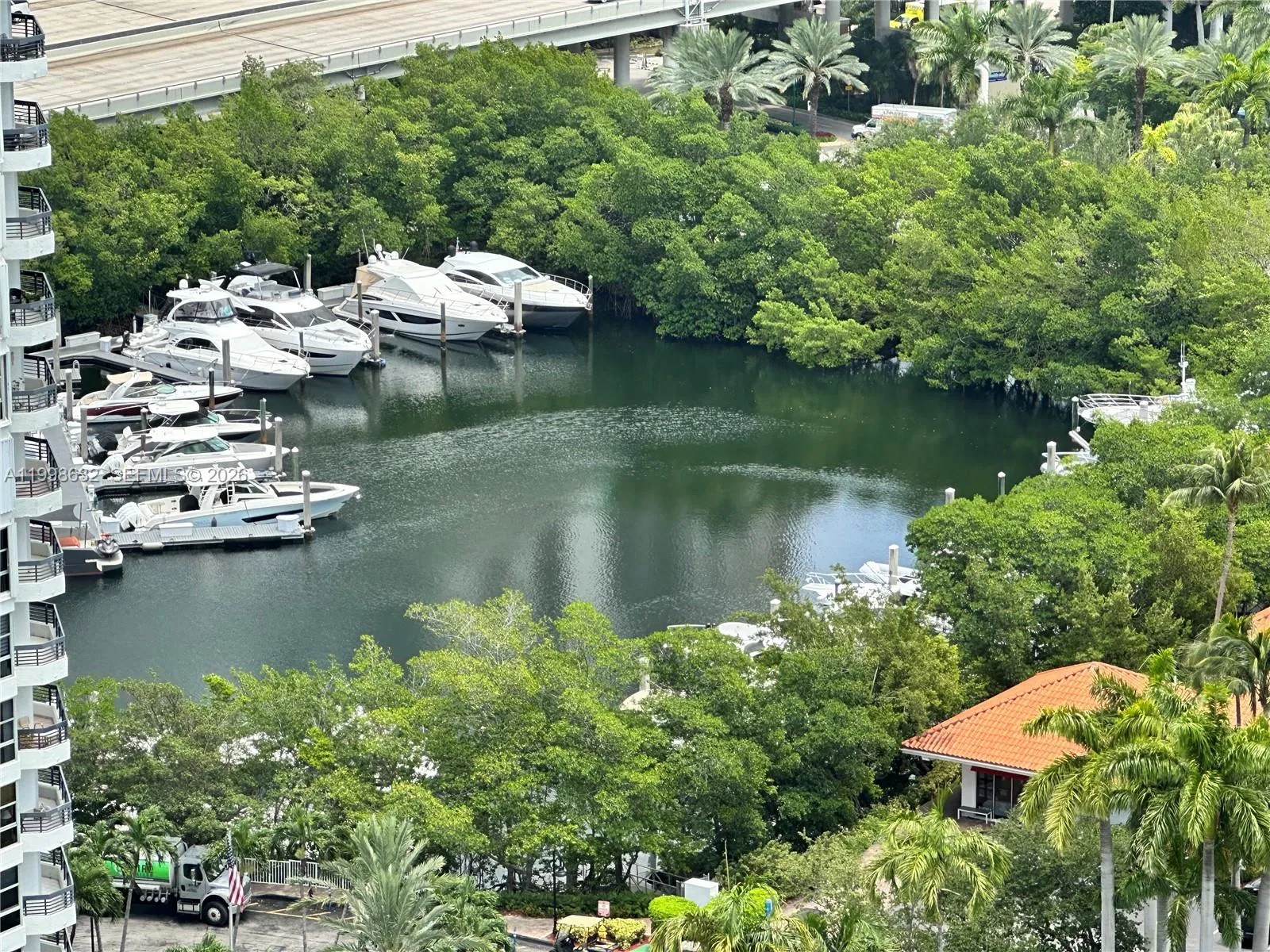 Foto de propiedad en 3530 Mystic Pointe Drive 2607, Aventura, FL 33180 Aventura con MLS# 