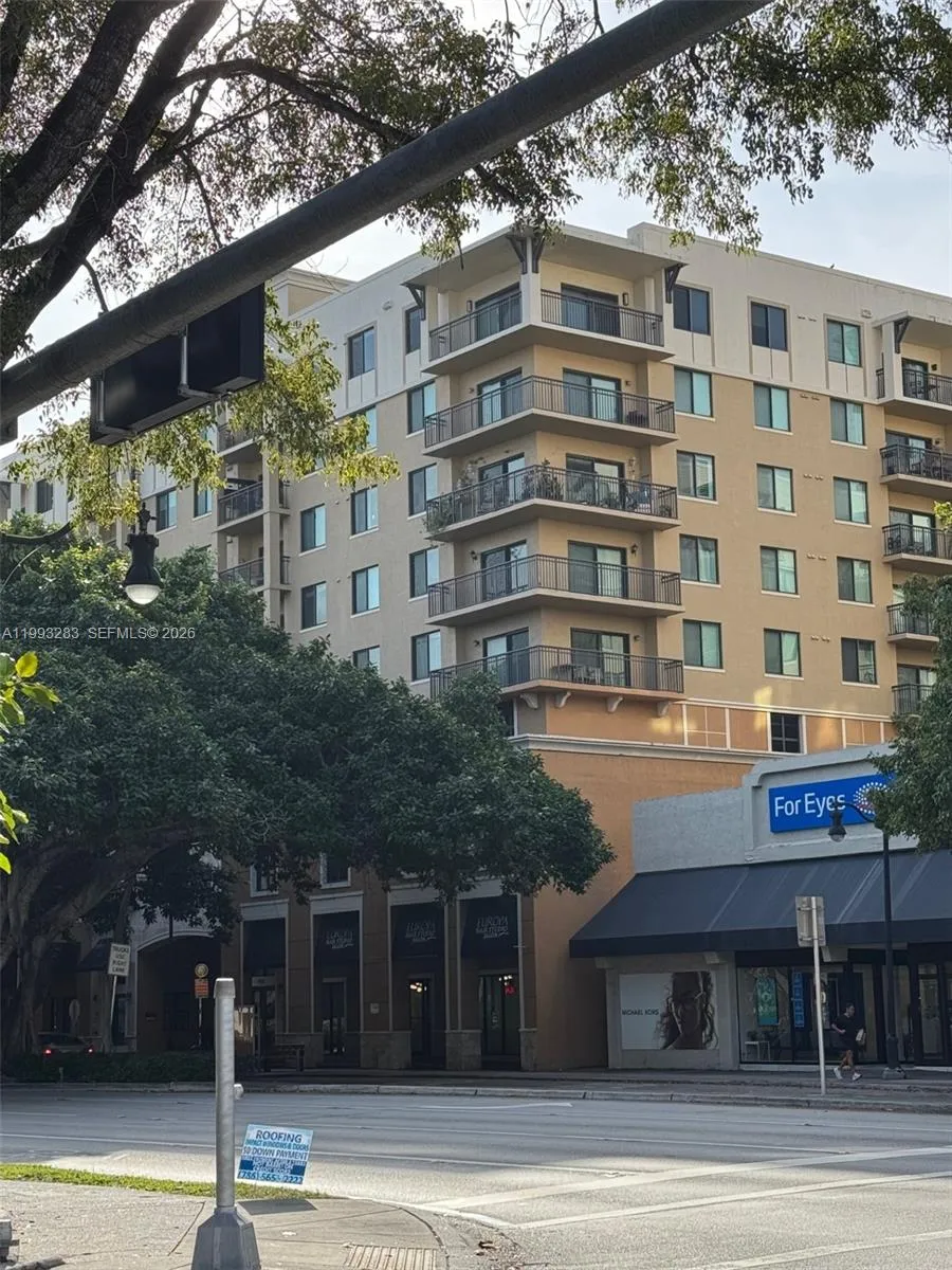 Foto de propiedad en 3530 SW 22nd Street 706, Miami, FL 33145 Miami con MLS#