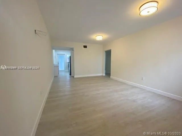 Foto de propiedad en 3530 SW 9th Terrace 6B, Miami, FL 33135 Miami con MLS# 