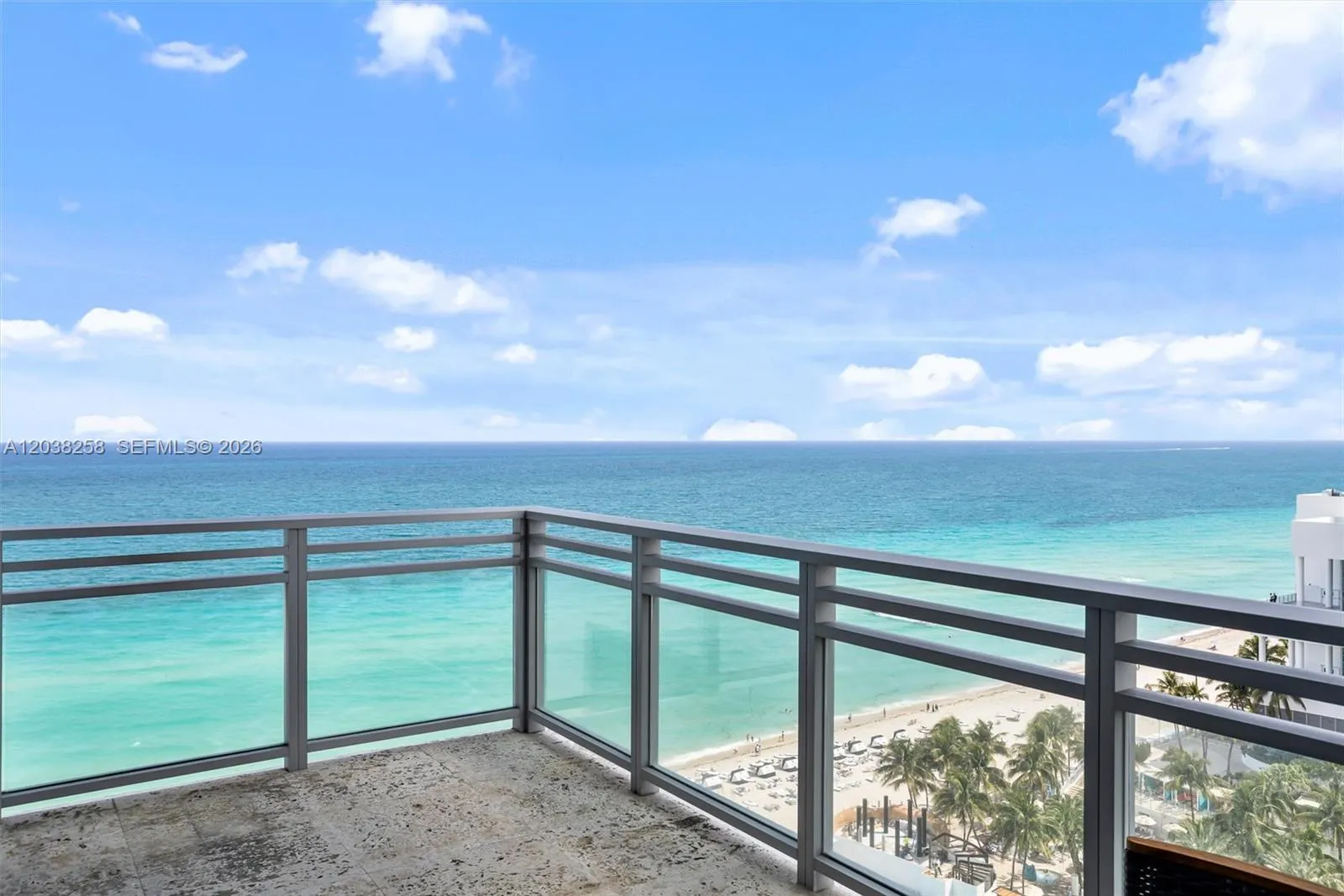 Foto de propiedad en 3535 S Ocean Drive 1703, Hollywood, FL 33019 Hollywood con MLS# 
