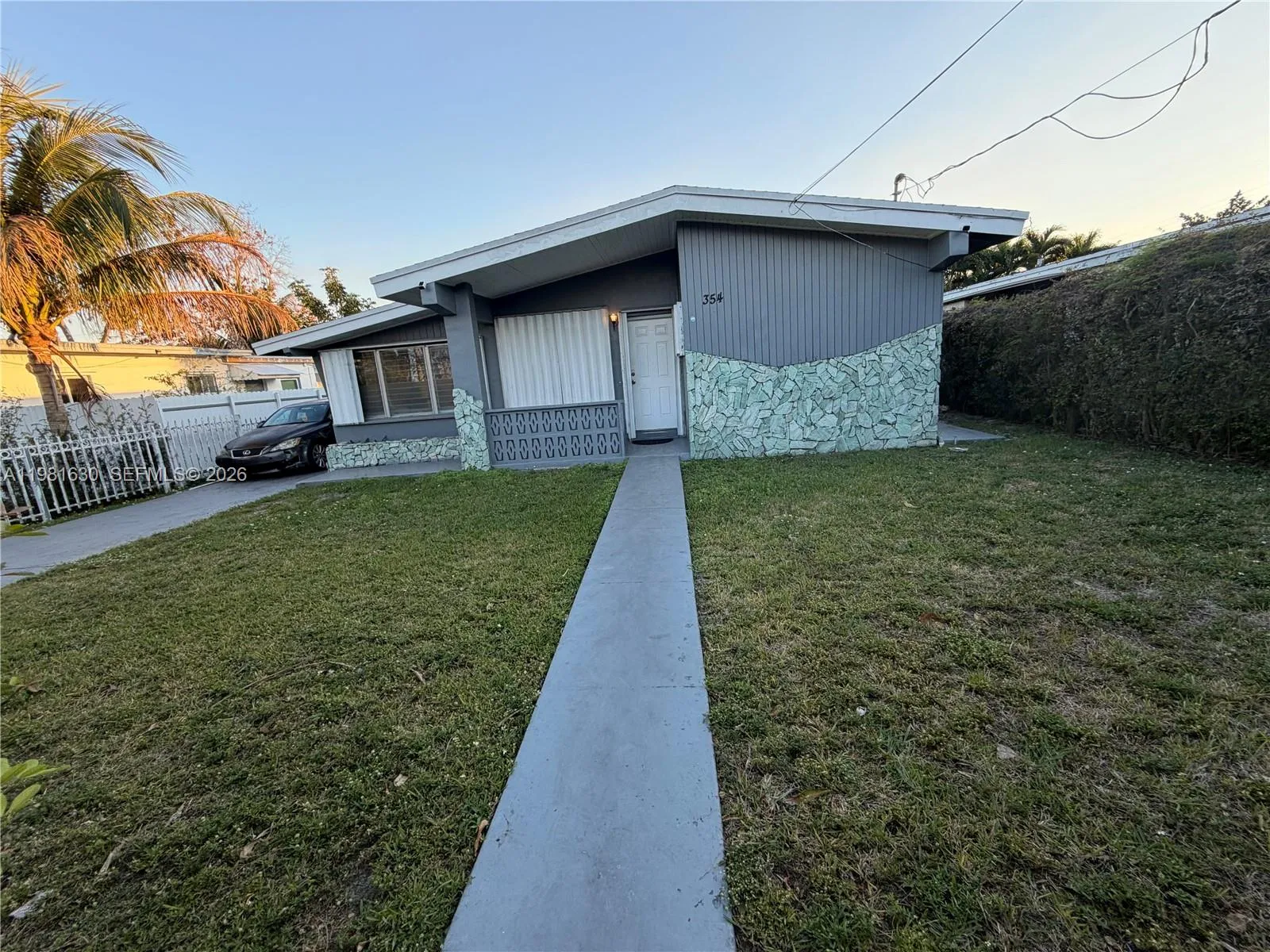 Foto de propiedad en 354 NE 173rd Street, North Miami Beach, FL 33162 North Miami Beach con MLS# 
