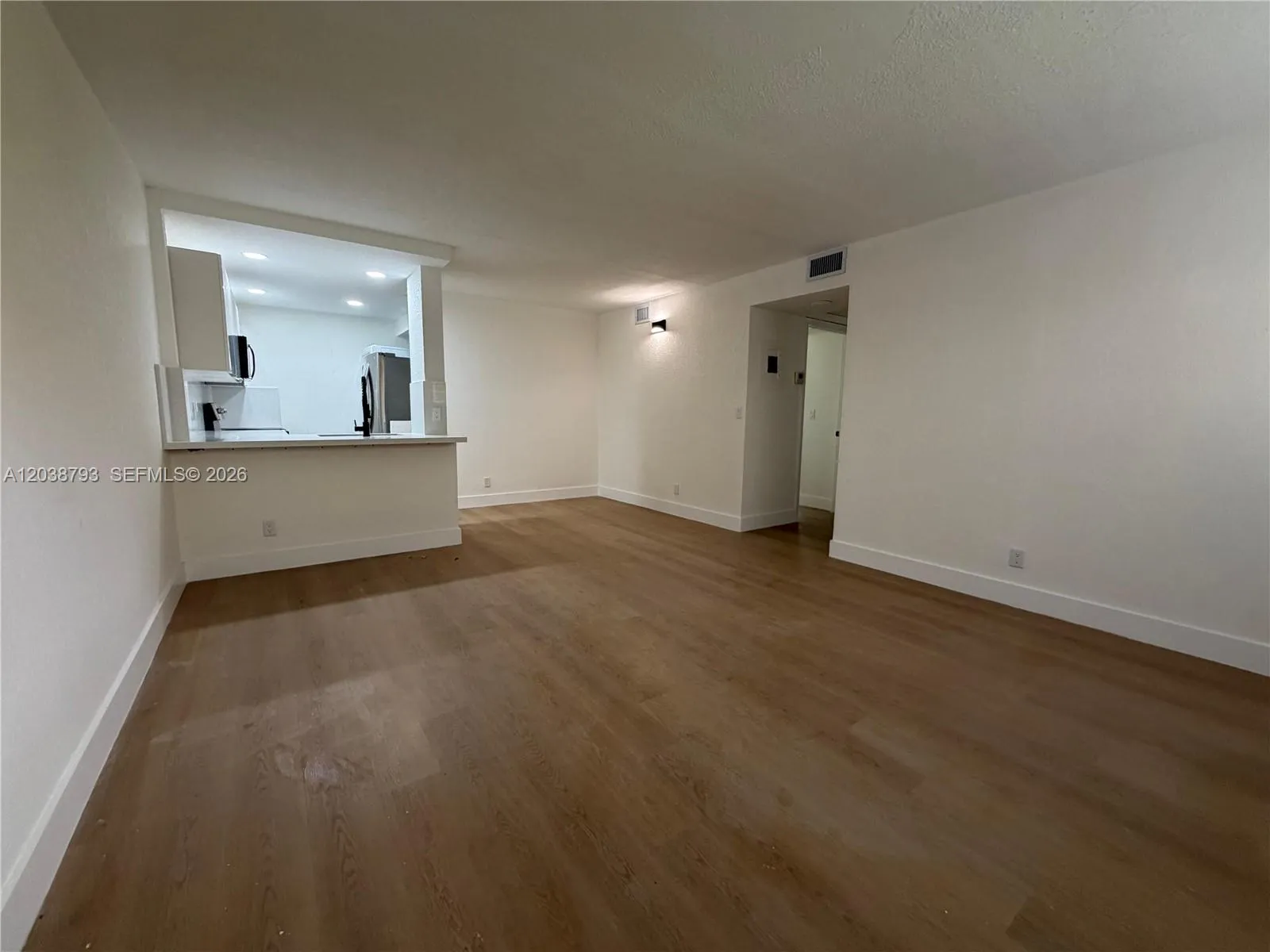 Foto de propiedad en 3540 N University Drive C-6, Coral Springs, FL 33065 Coral Springs con MLS# 