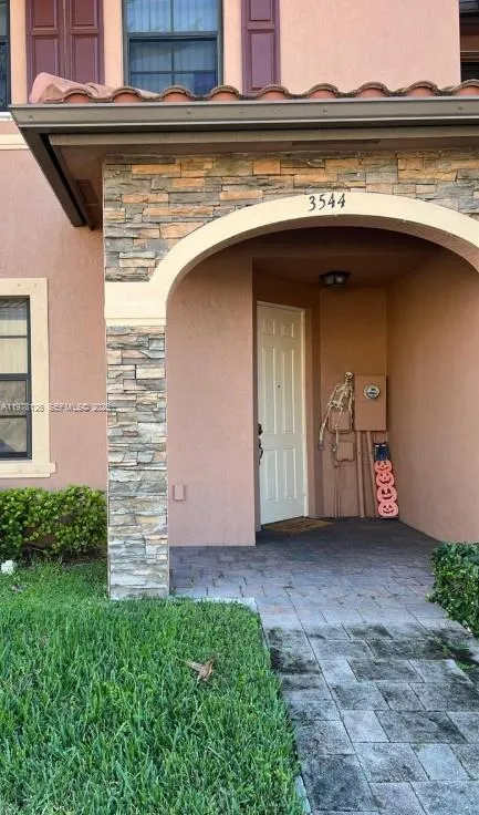 Foto de propiedad en 3544 W 88th Terrace, Hialeah, FL 33018 Hialeah con MLS# 