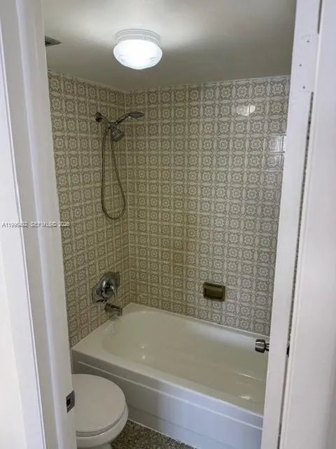 Foto de propiedad en 3545 NE 167th Street 503, North Miami Beach, FL 33160 North Miami Beach con MLS# 