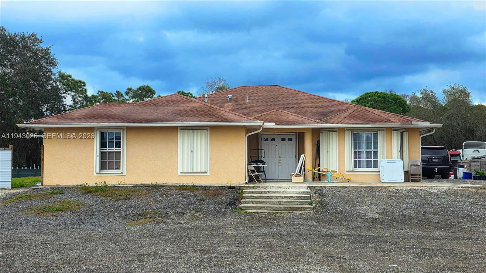 Foto de propiedad en 355 N Lindero Street, Clewiston, FL 33440 Clewiston con MLS# 